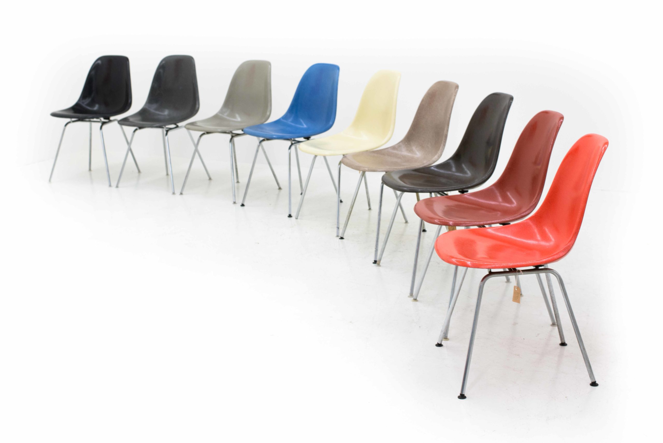 Vitra / Hermann Miller Fiberglas Side Chair von Eames-1