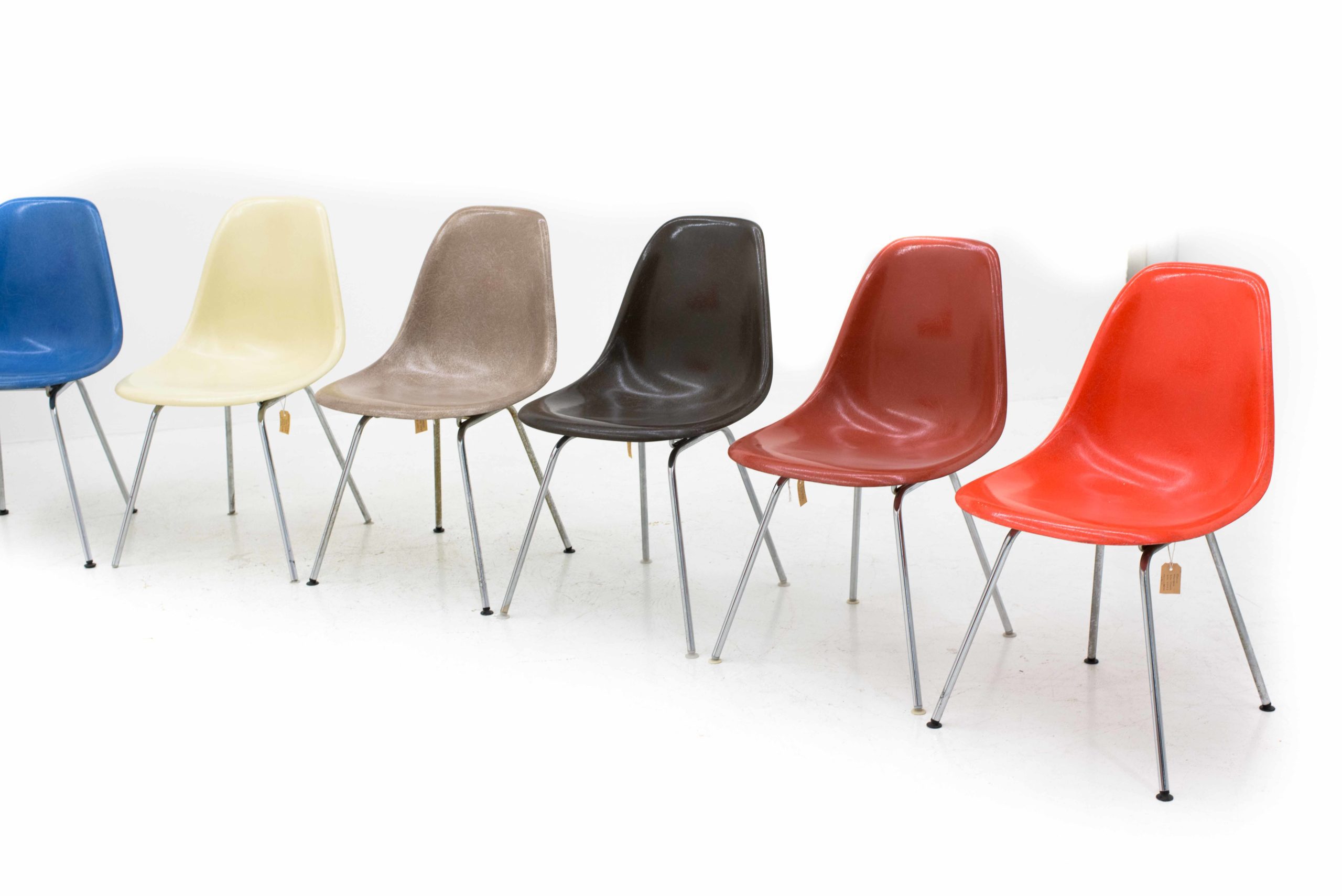 Vitra / Hermann Miller Fiberglas Side Chair von Eames-3