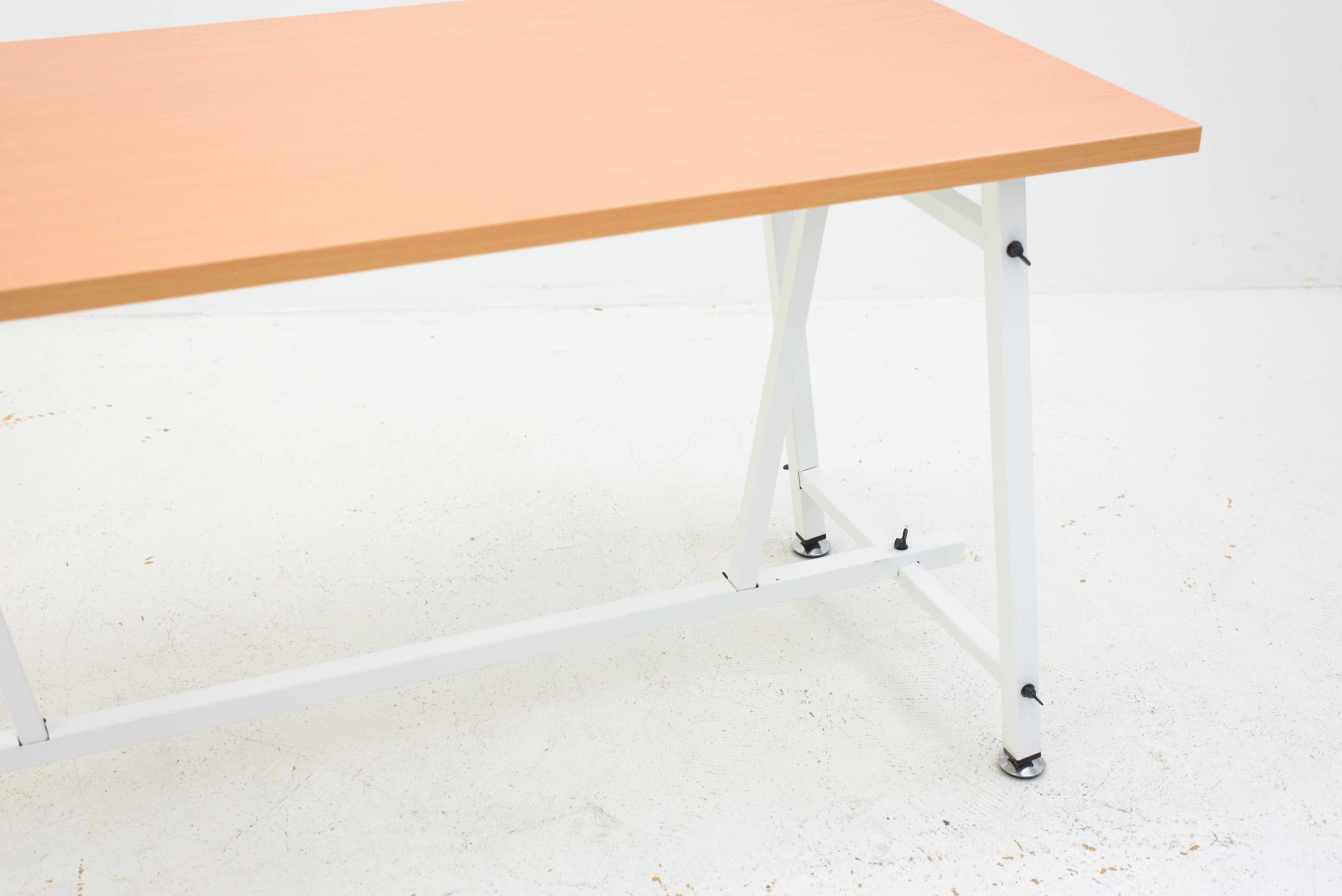 Christophe Marchand Atelier Tisch 4030 von Embru-4
