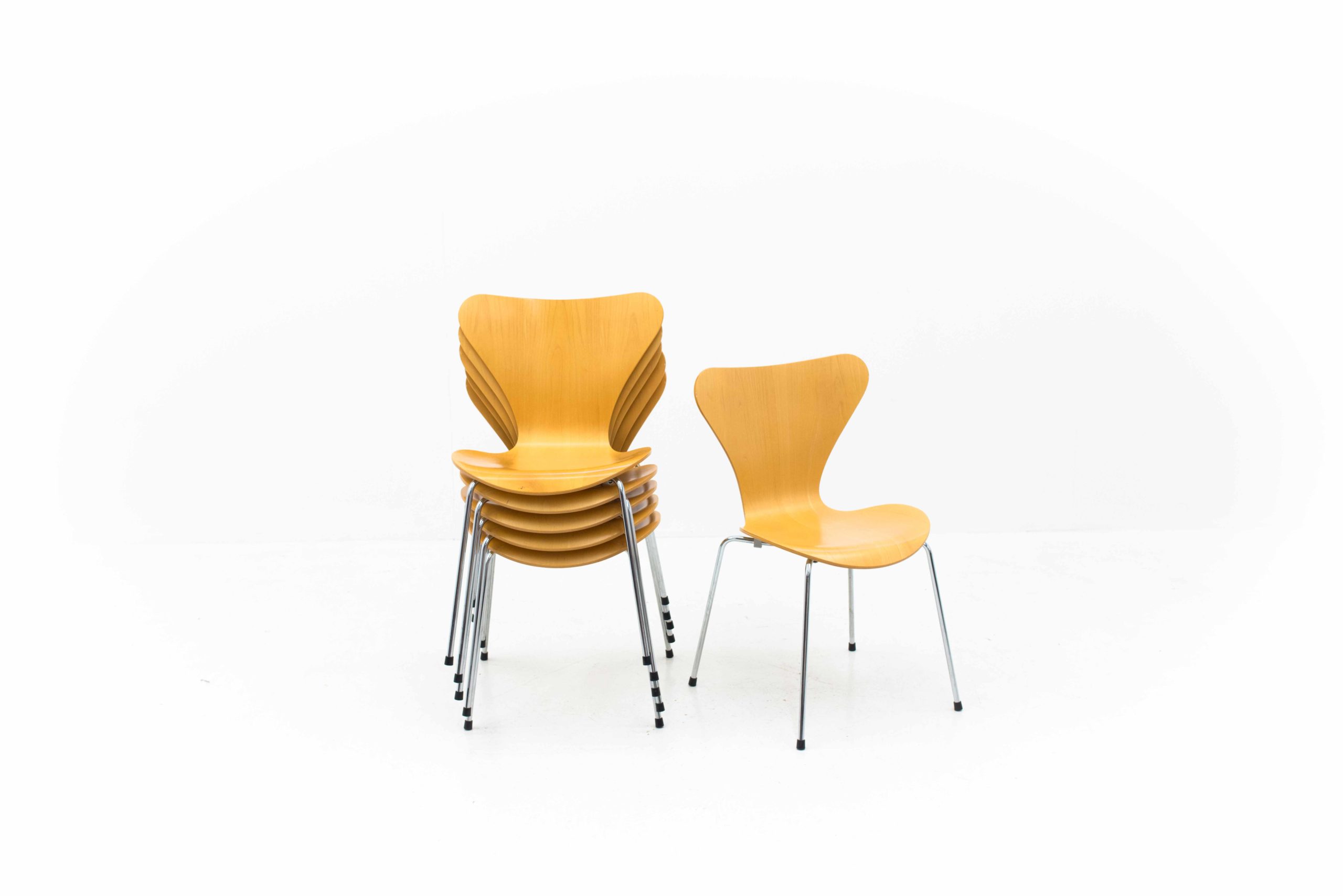 Fritz Hansen 3107 Stühle von Arne Jacobsen-1