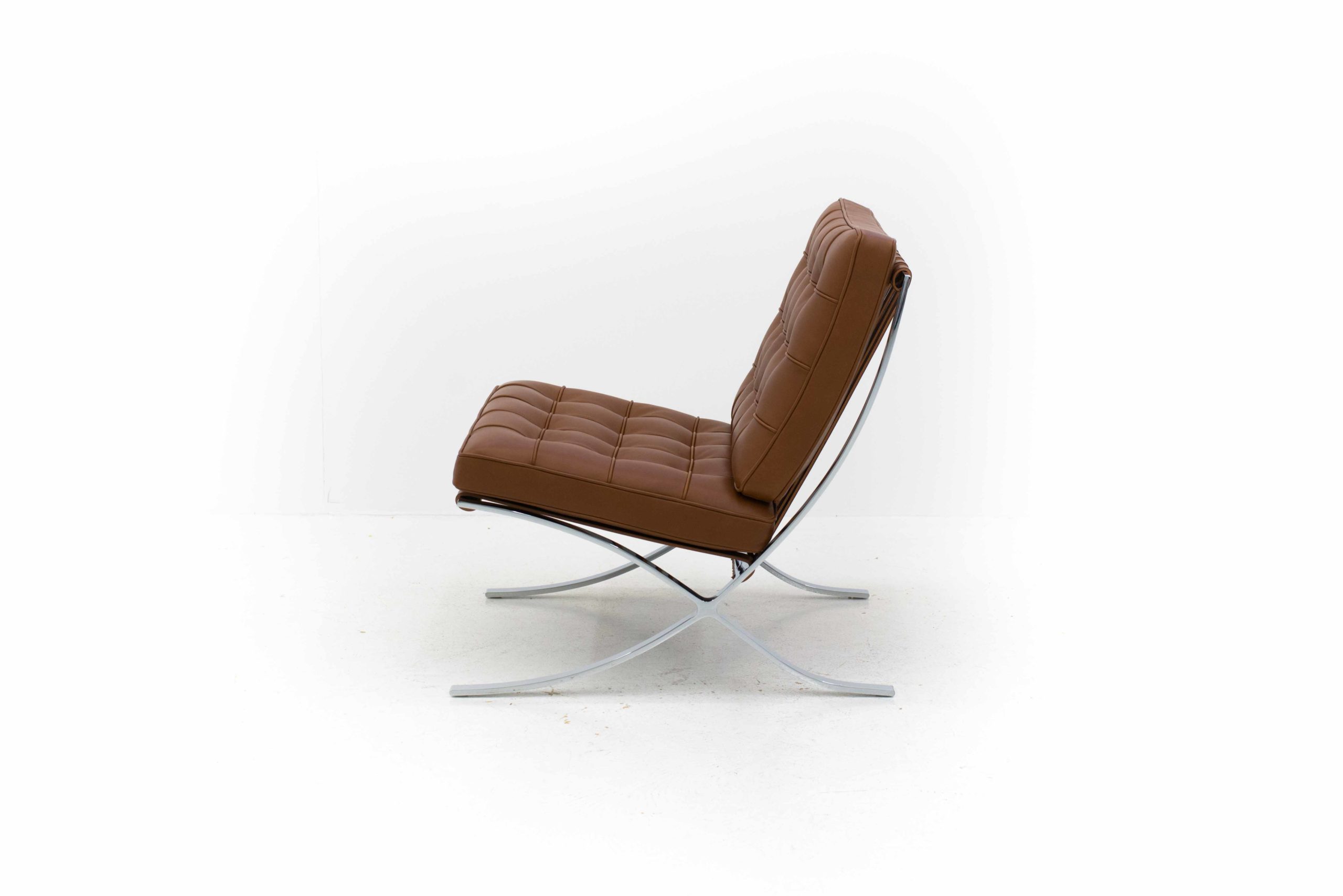 Ludwig Mies van der Rohe Barcelona Sessel für Knoll Studio-1