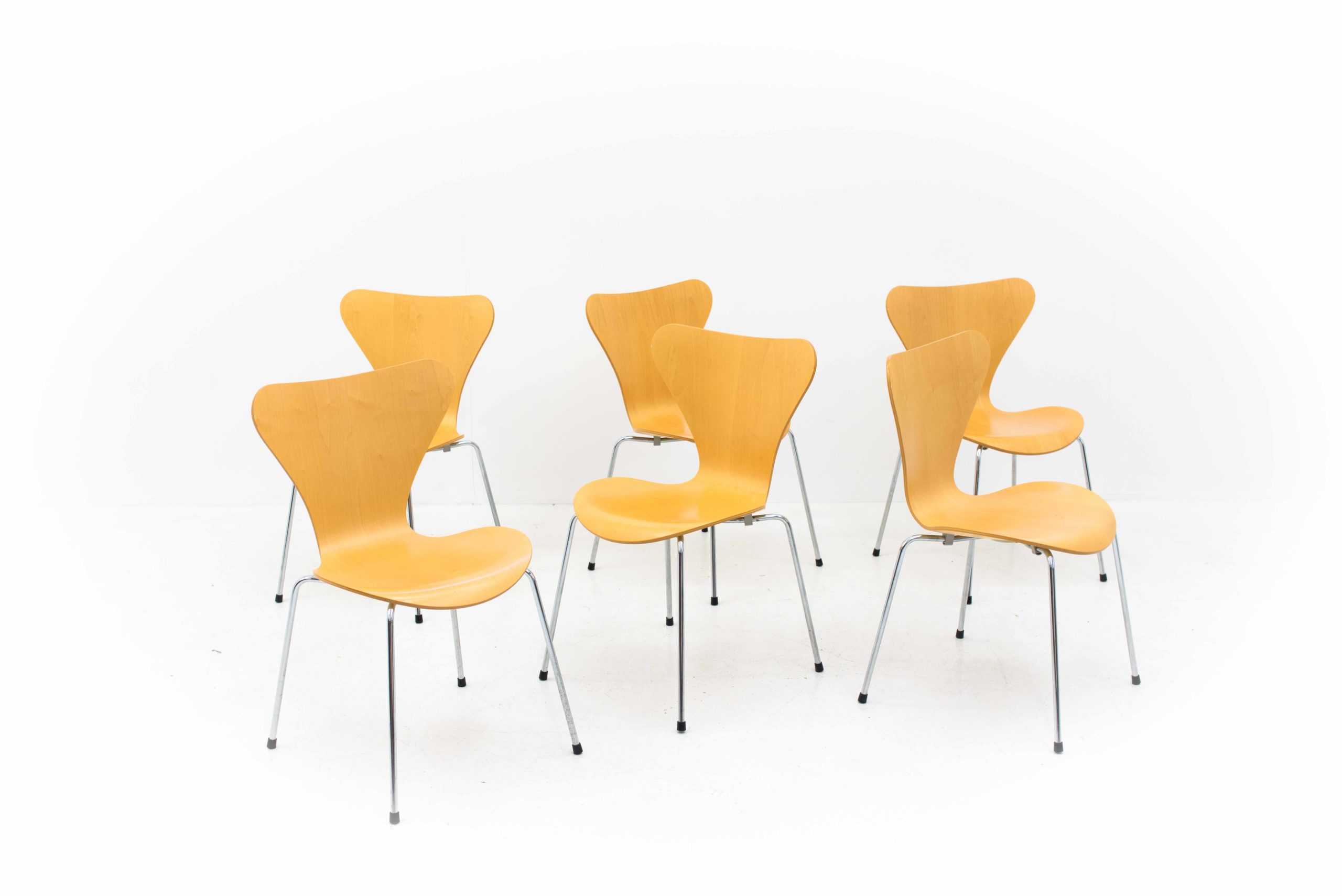 Fritz Hansen 3107 Stühle von Arne Jacobsen-0