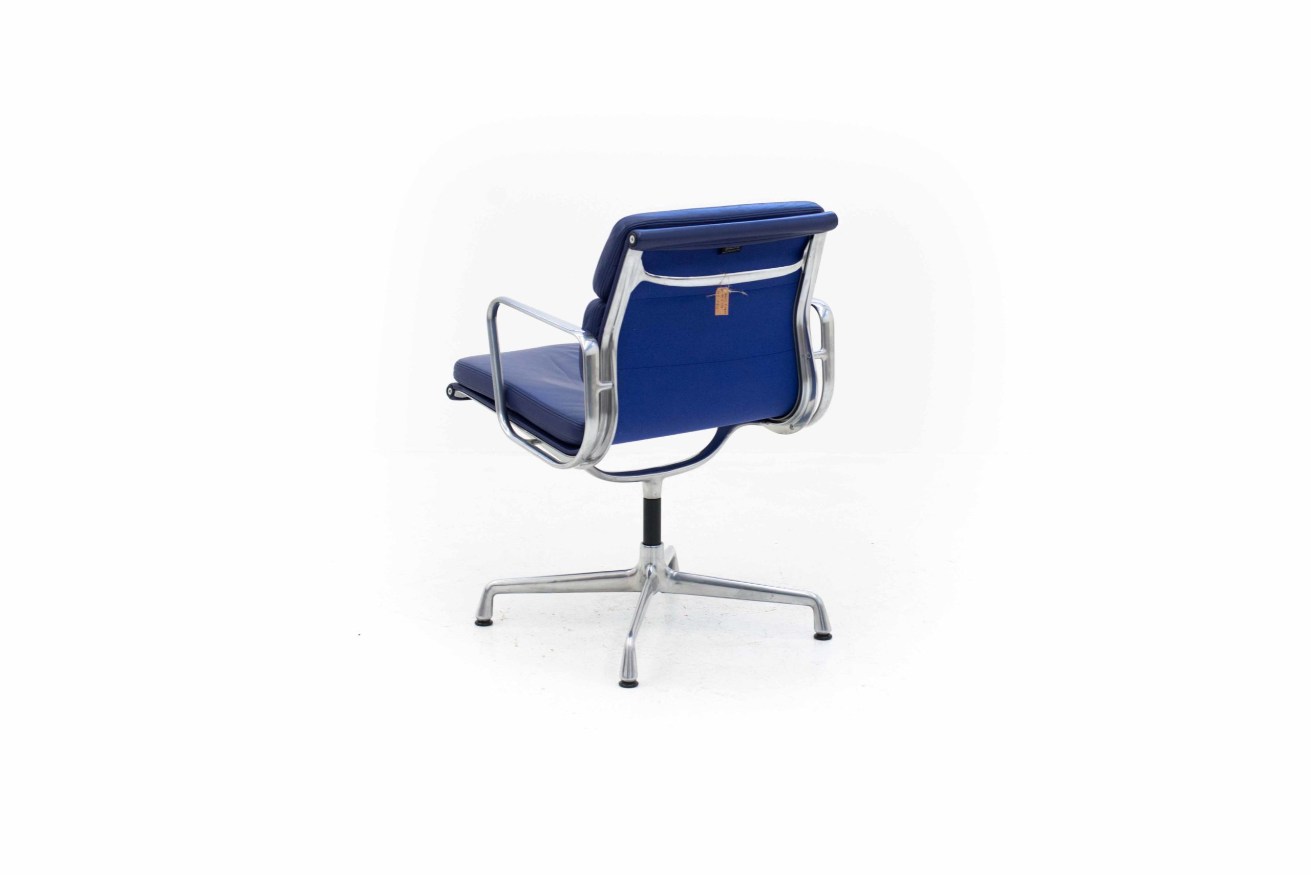 Eames EA 207 Soft Pad Bürostuhl von Vitra in blauem Leder &amp; Aluminium poliert-1