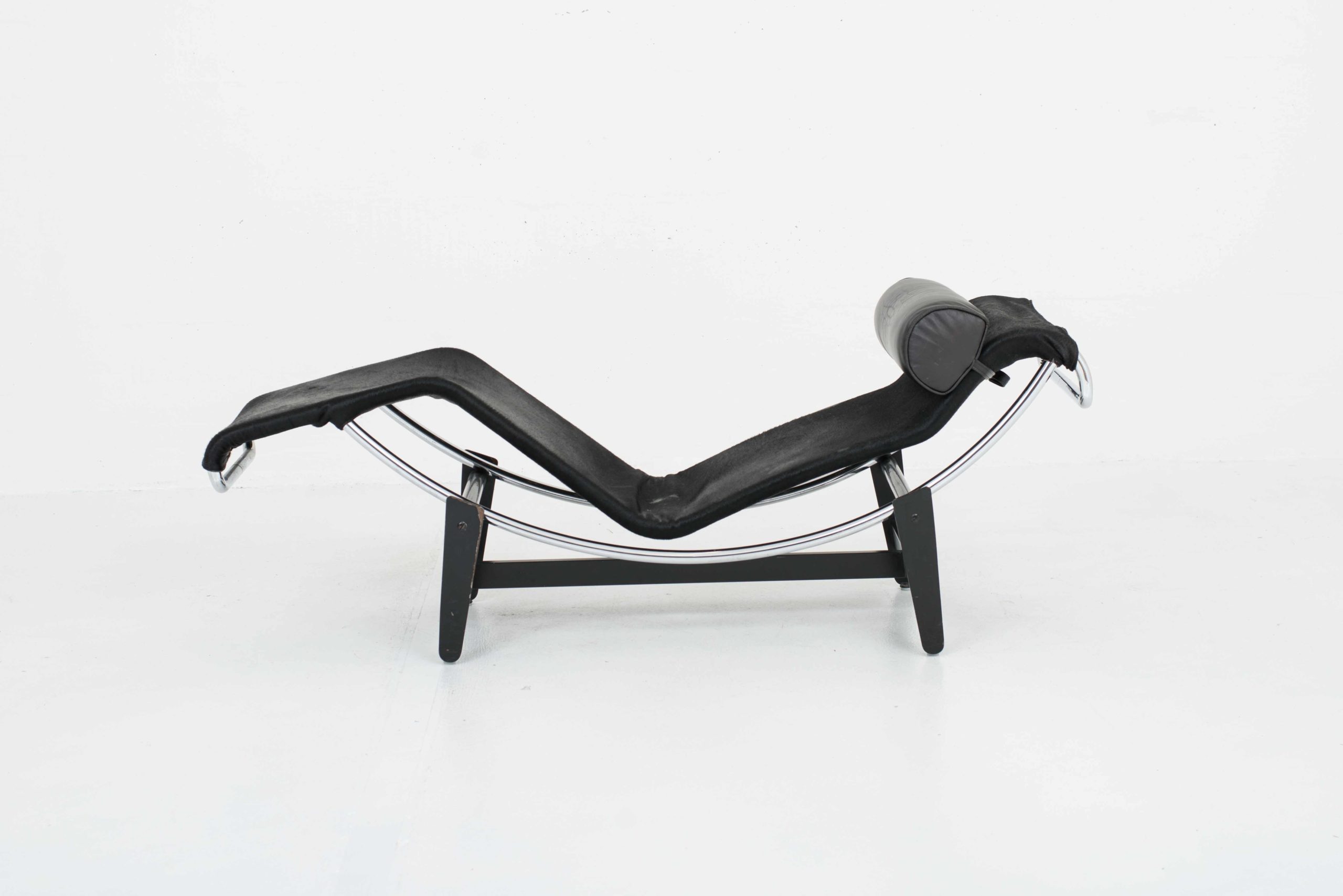 Le Corbusier LC4 Chaise Longue von Wohnbedarf / Embru-1