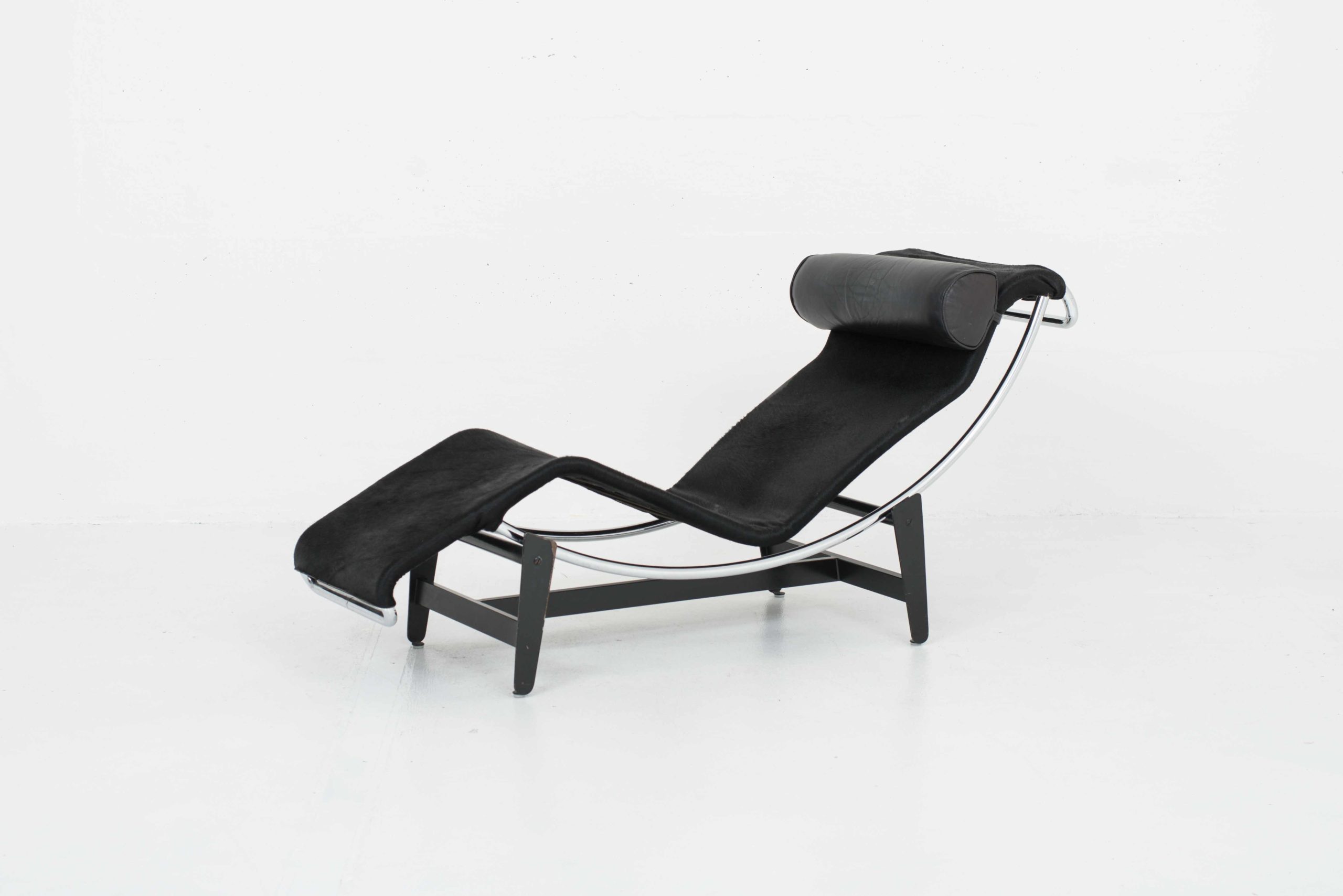 Le Corbusier LC4 Chaise Longue von Wohnbedarf / Embru-0