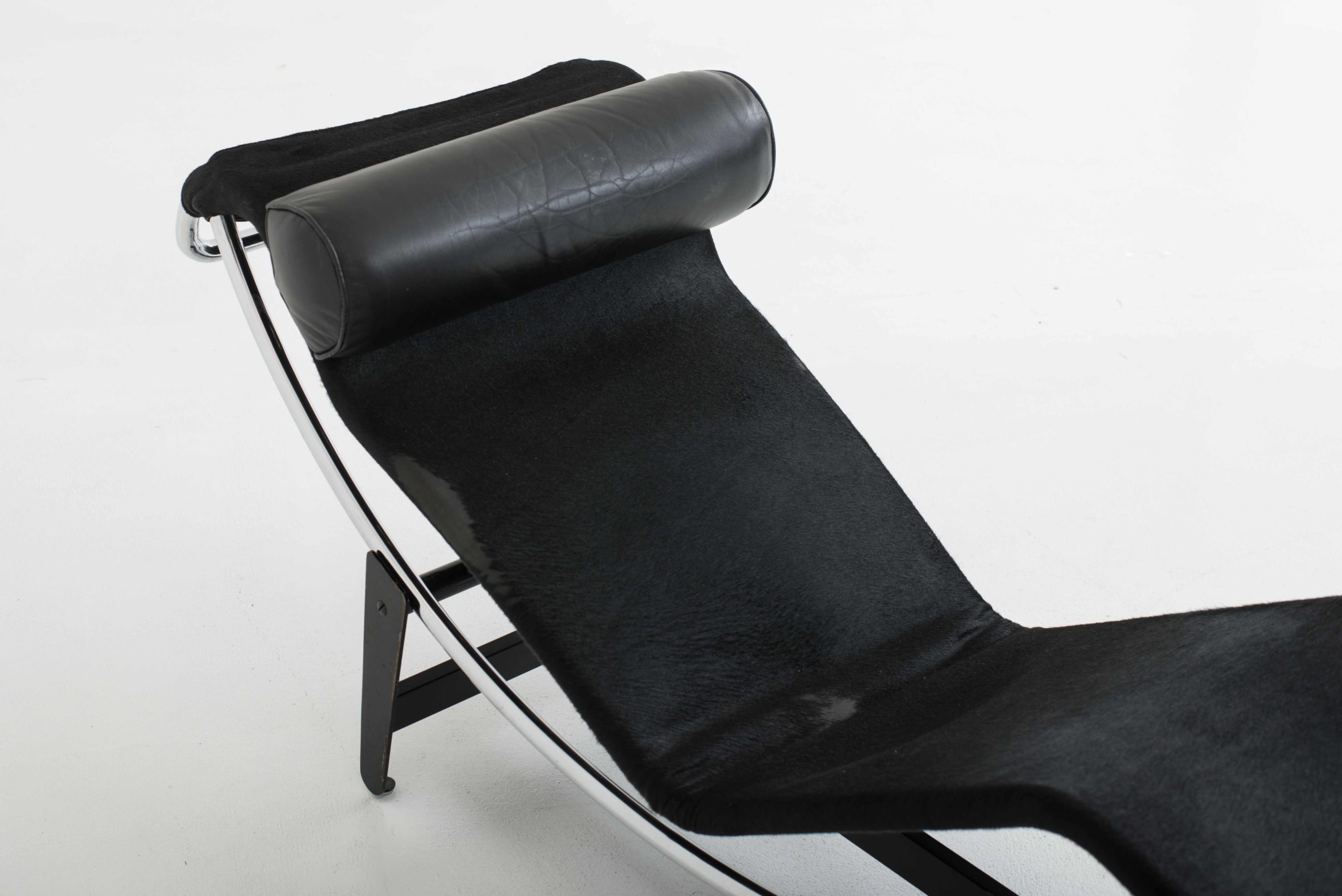 Le Corbusier LC4 Chaise Longue von Wohnbedarf / Embru-13