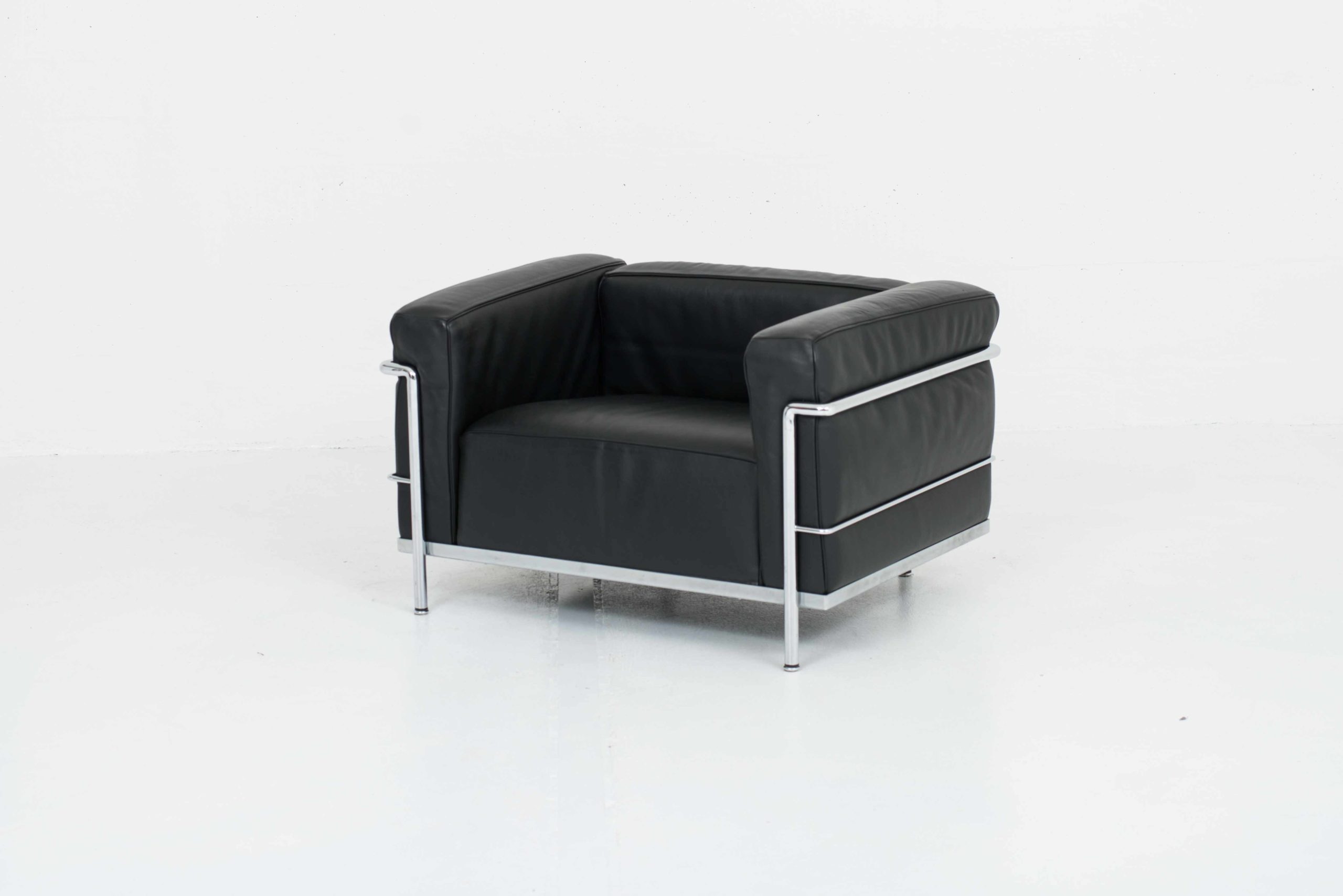 Le Corbusier LC3 Sessel von Cassina in Schwarz-0