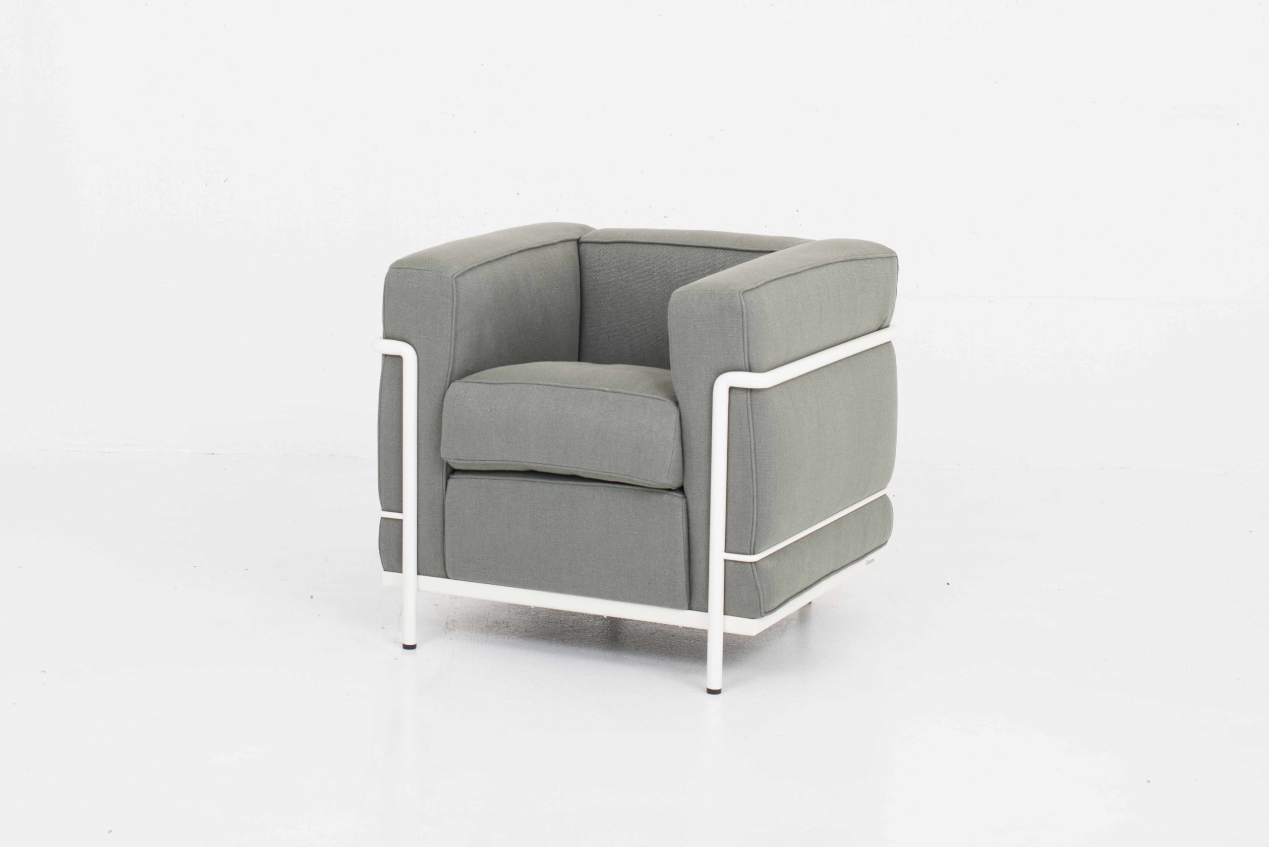 Le Corbusier LC2 Sessel von Cassina in Leinen-0