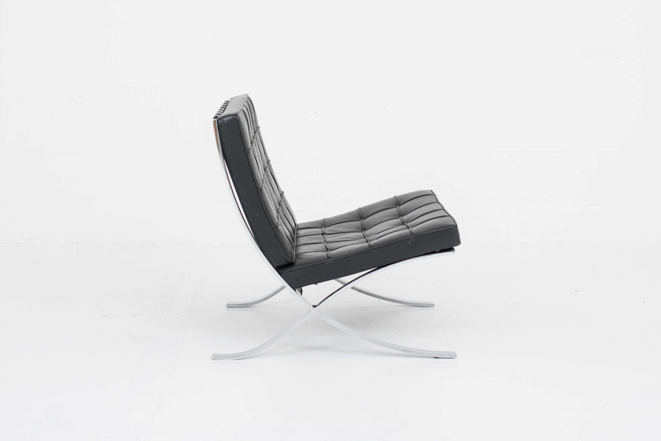 Ludwig Mies van der Rohe Barcelona Sessel für Knoll Studio-3