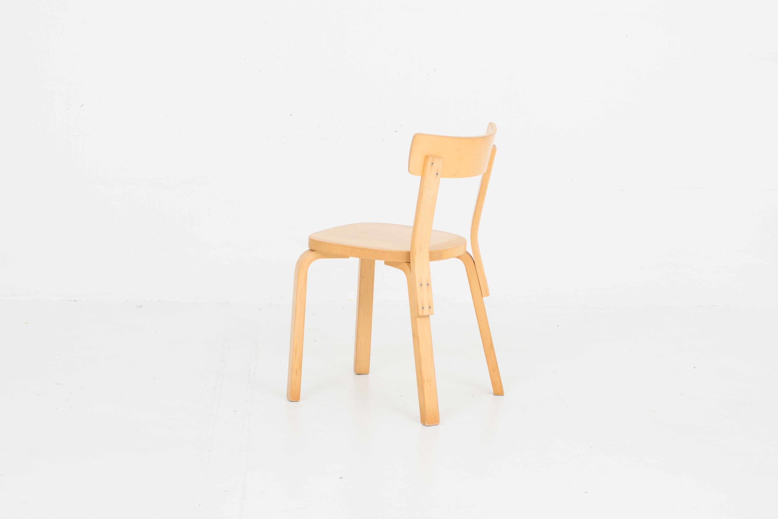 Alvar Aalto Chair 69 von Artek &#8211; in verschiedenen Setgrössen-3