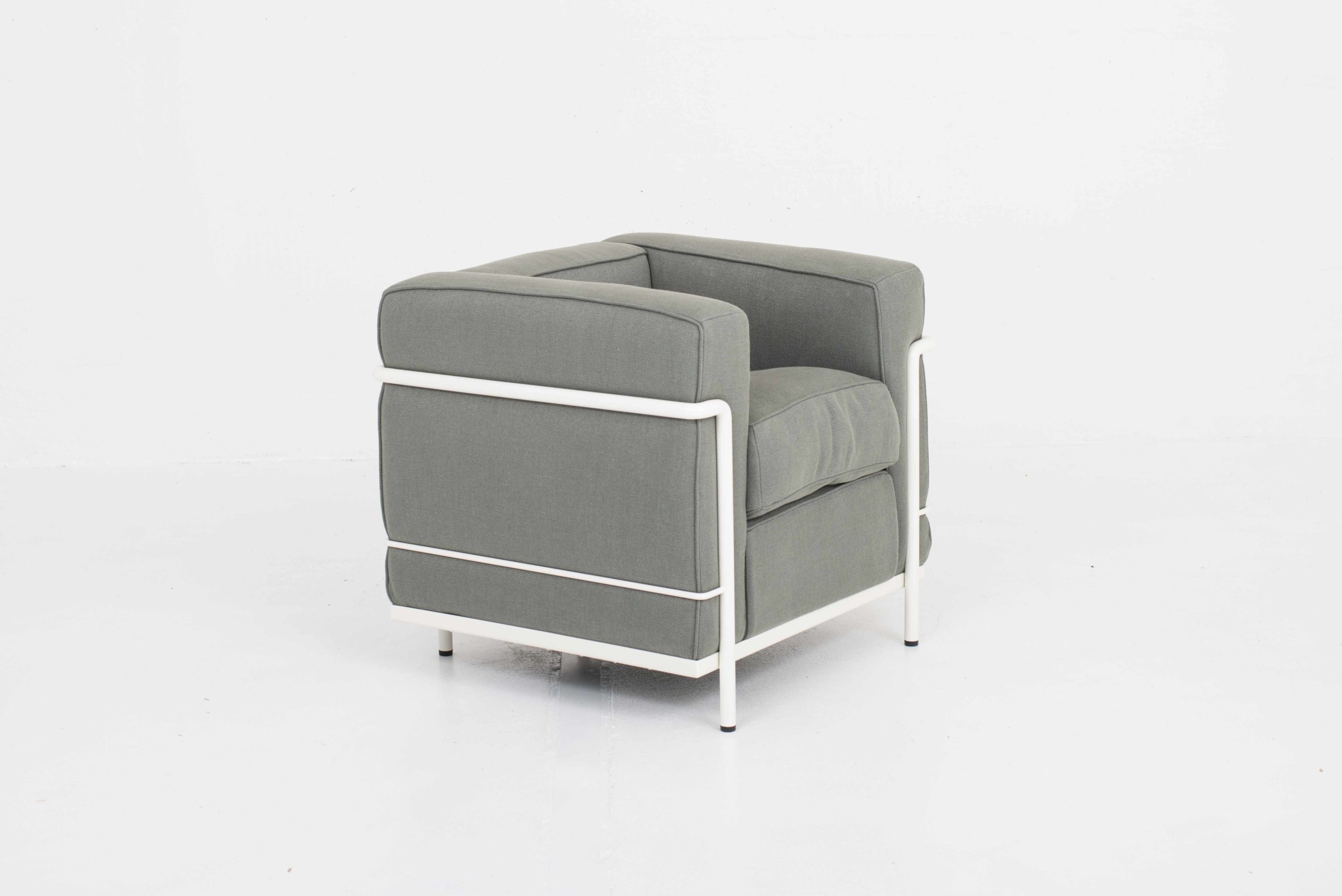 Le Corbusier LC2 Sessel von Cassina in Leinen-1