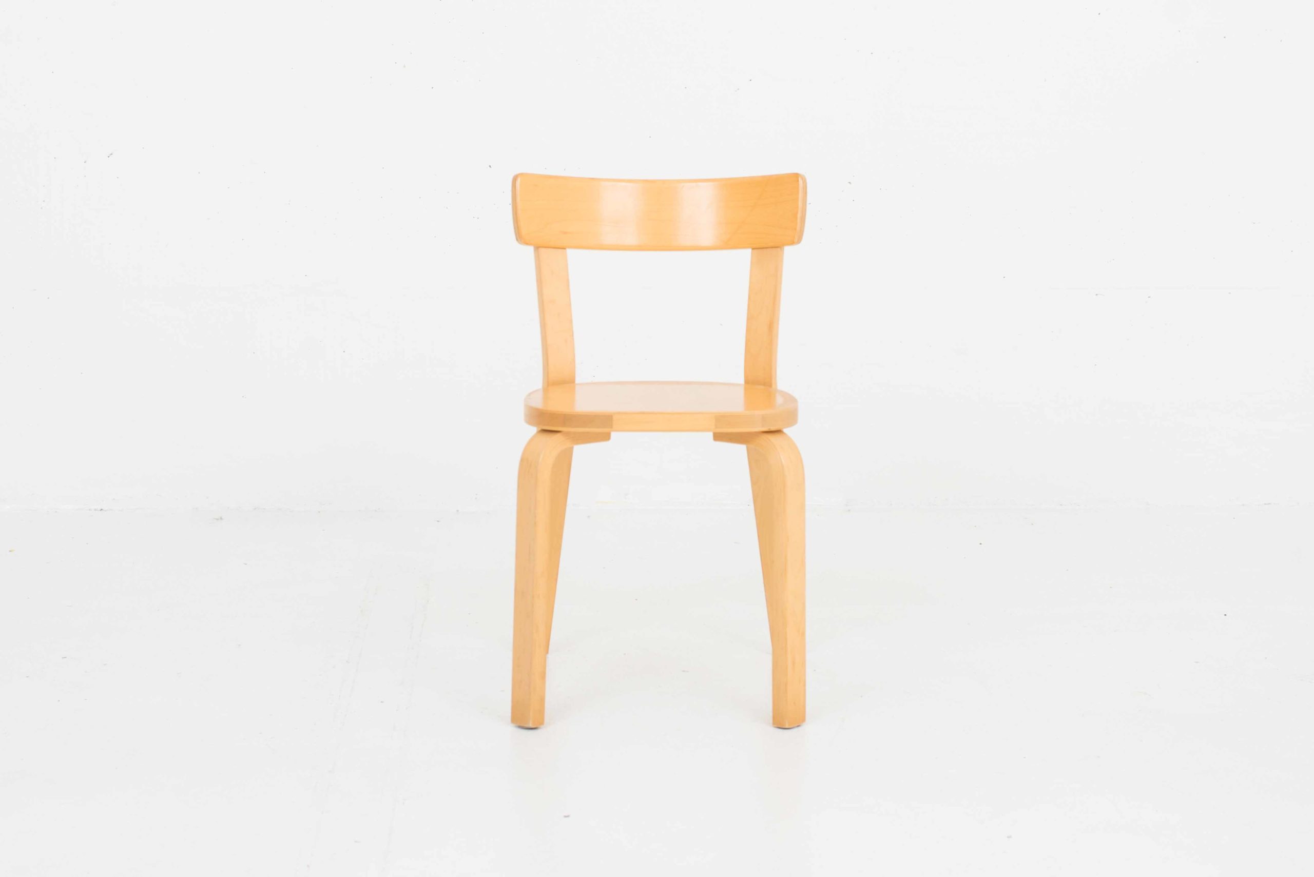 Alvar Aalto Chair 69 von Artek &#8211; in verschiedenen Setgrössen-4