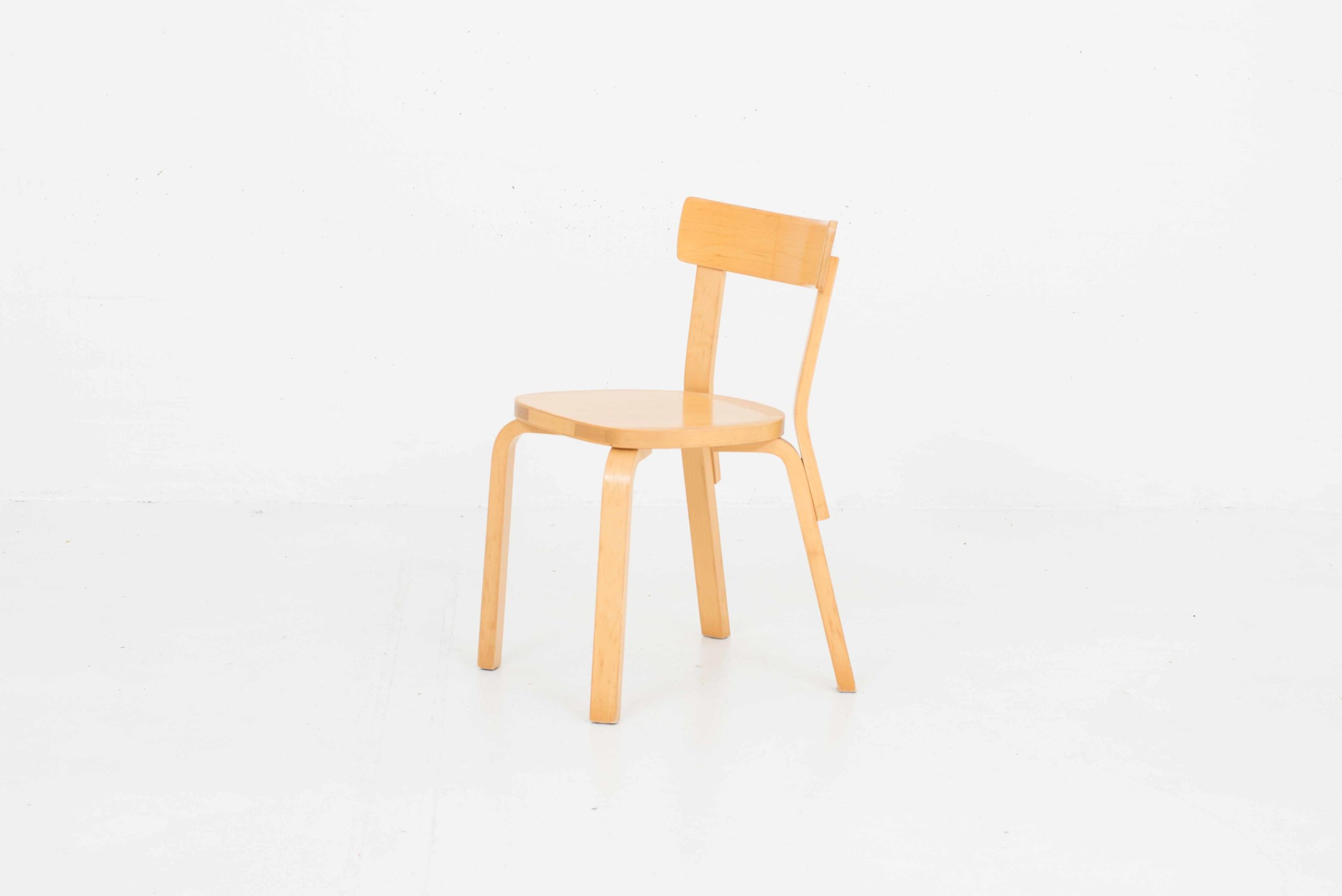 Alvar Aalto Chair 69 von Artek &#8211; in verschiedenen Setgrössen-0