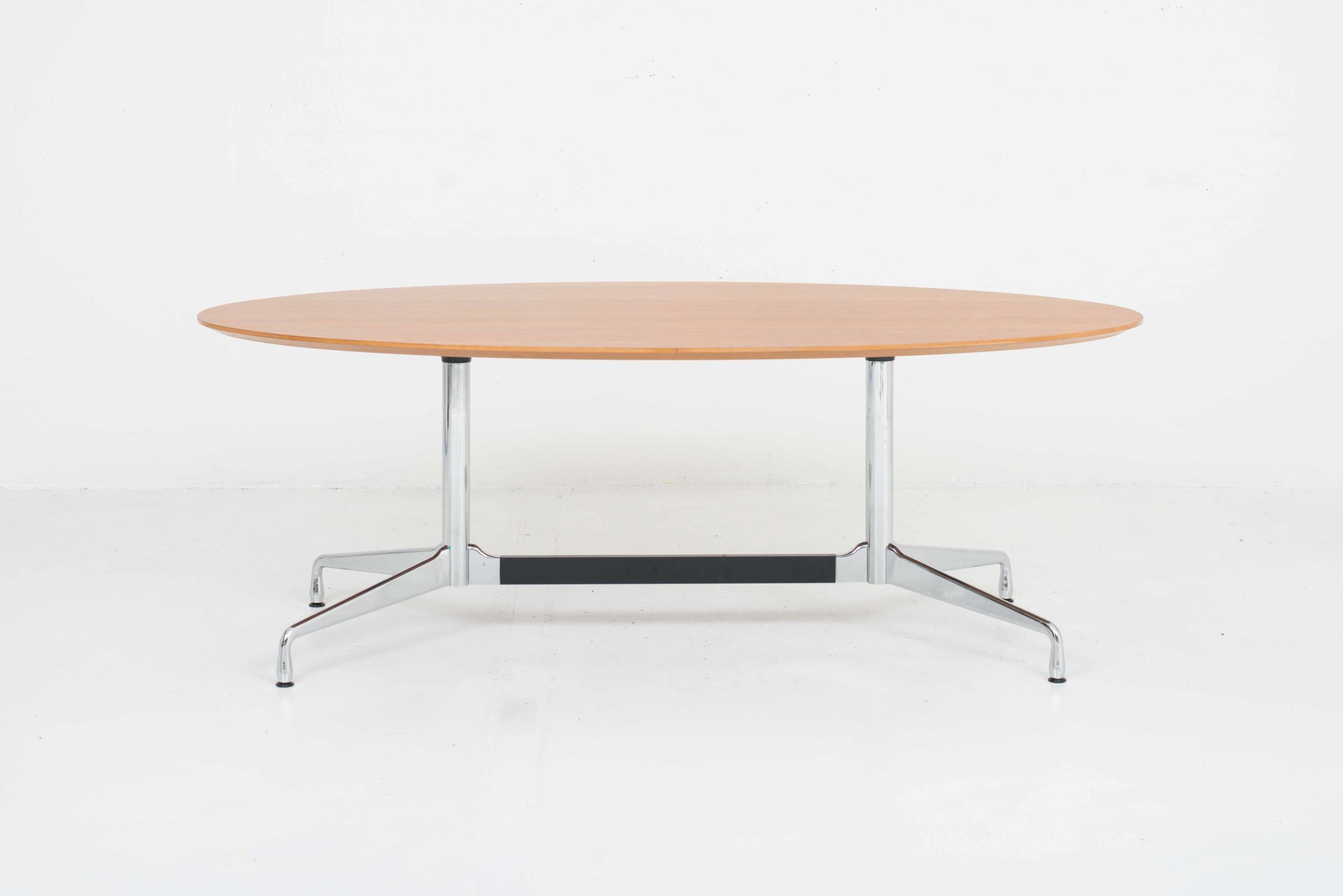 Charles &amp; Ray Eames Segmented Table 200x105cm von Vitra-2