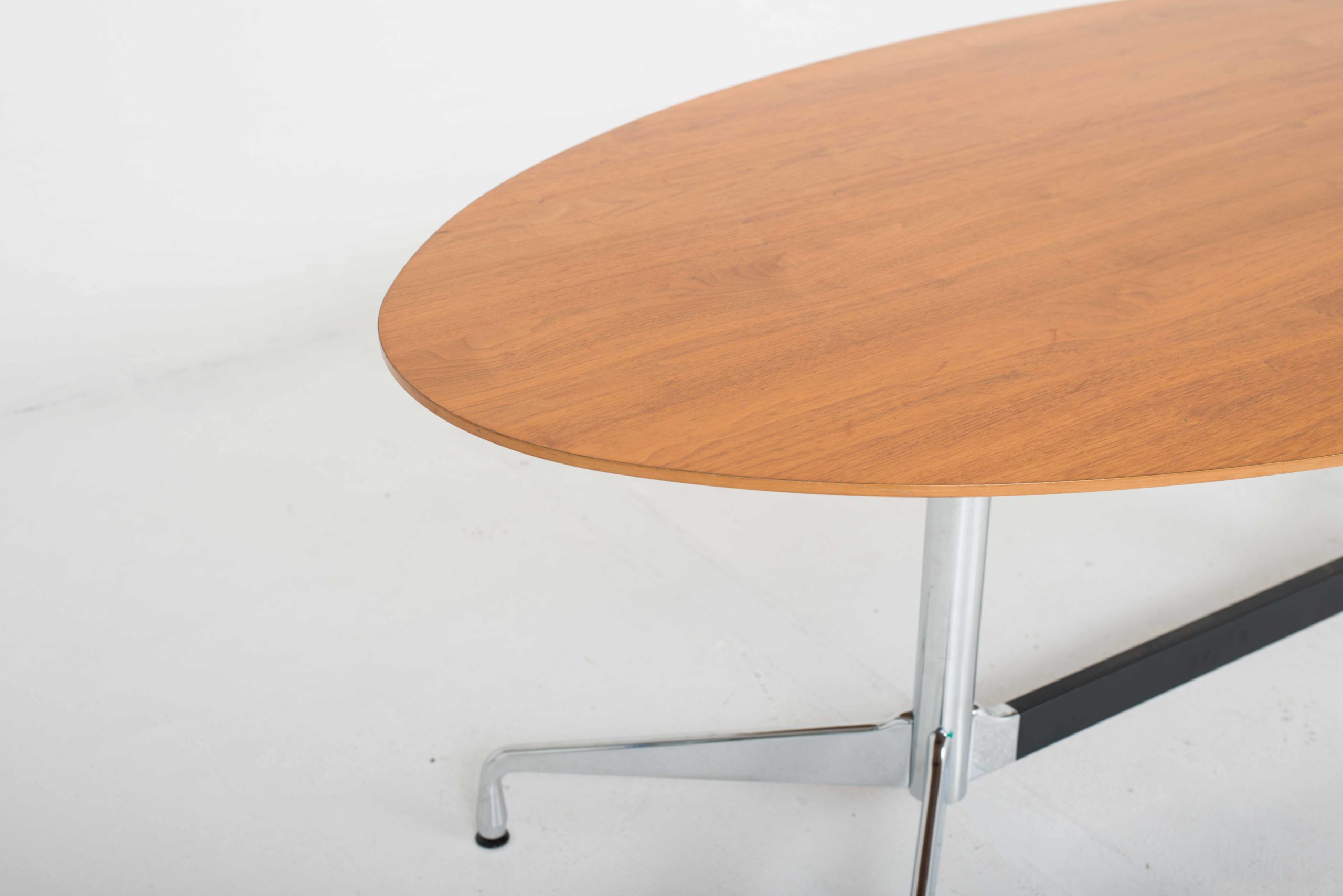 Charles &amp; Ray Eames Segmented Table 200x105cm von Vitra-4