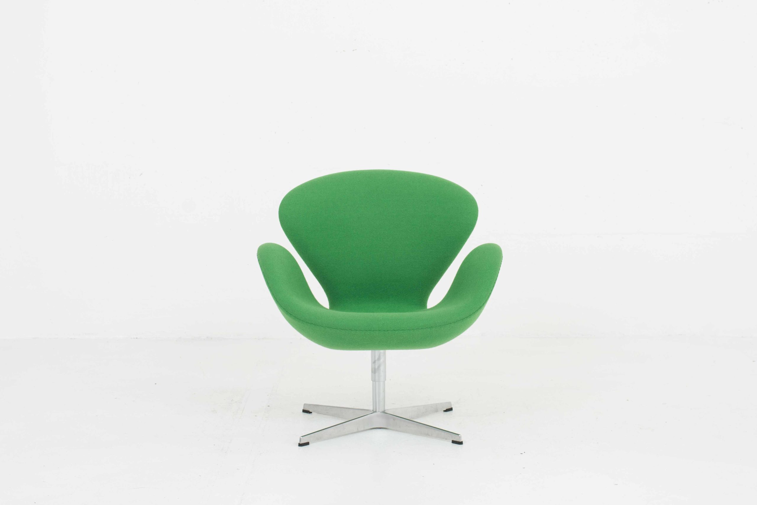 Arne Jacobsen Swan Chair von Fritz Hansen-1
