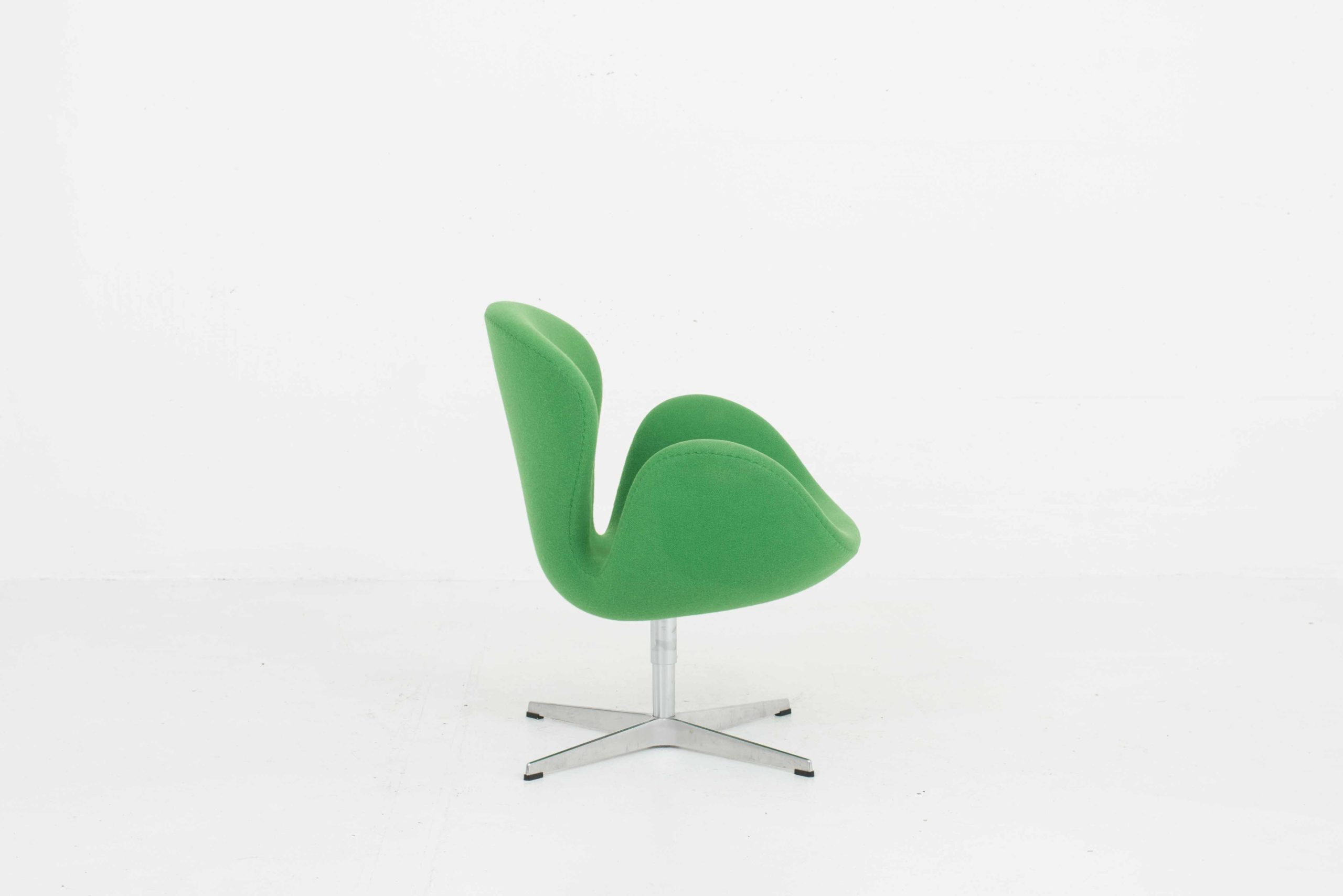 Arne Jacobsen Swan Chair von Fritz Hansen-3