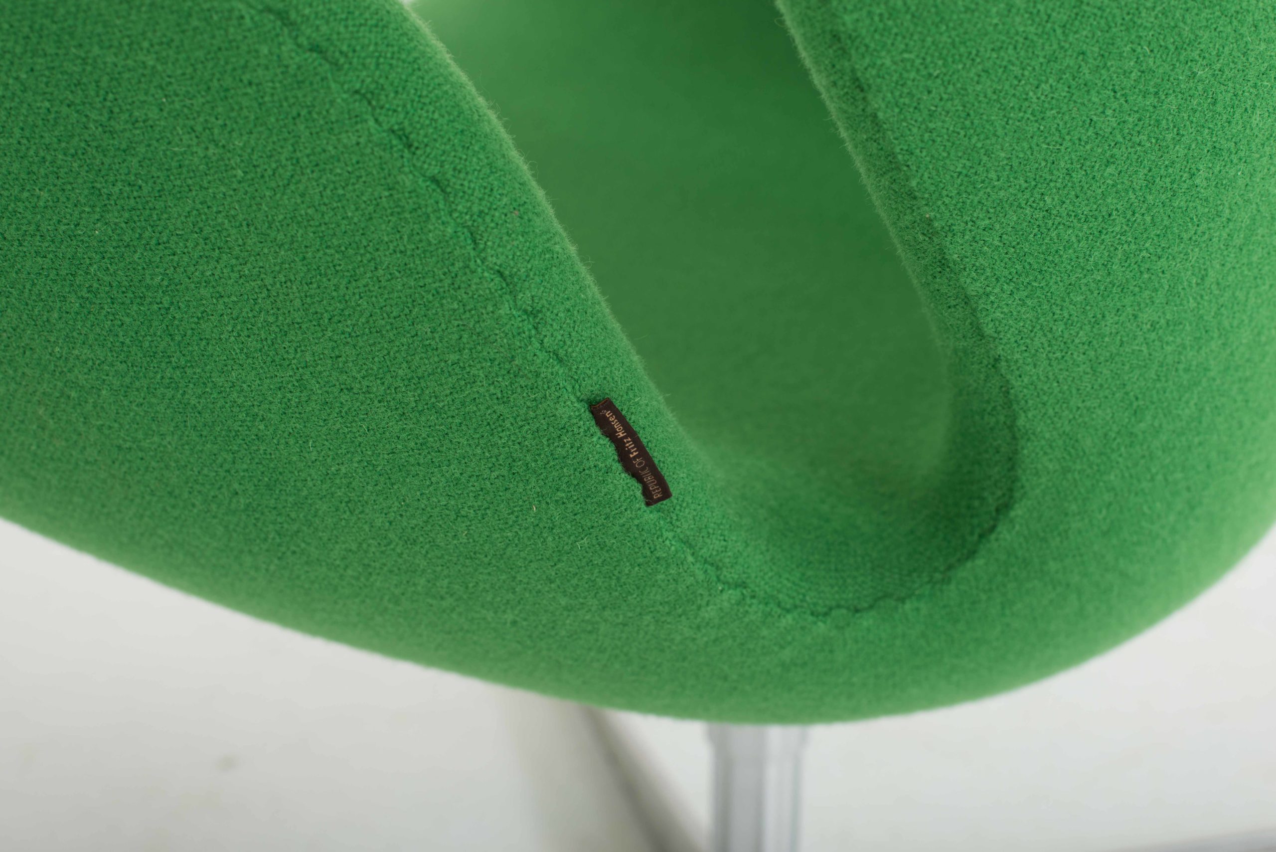 Arne Jacobsen Swan Chair von Fritz Hansen-7