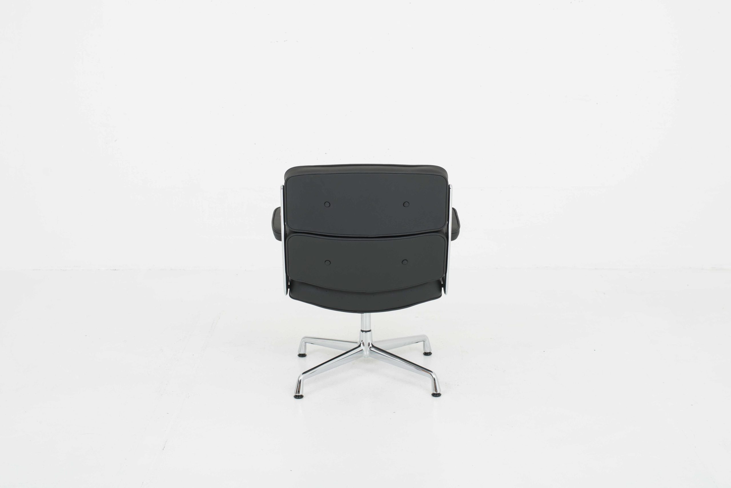 Vitra Lobby Chair ES 108 von Charles &amp; Ray Eames-4