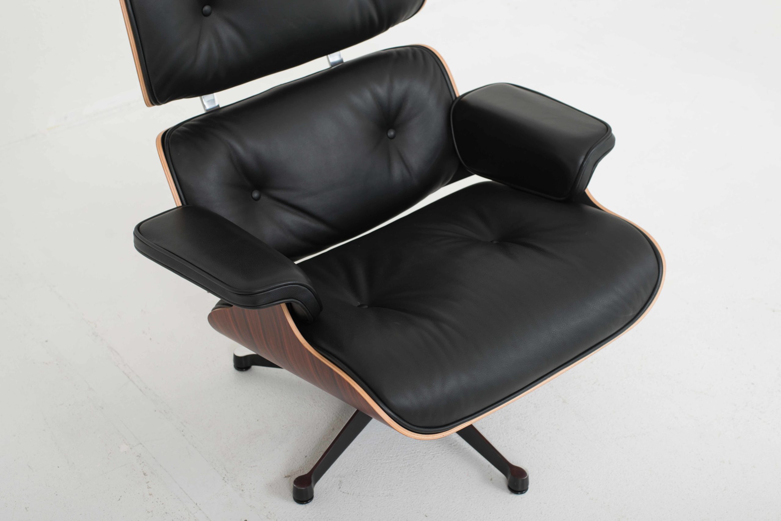 Charles &amp; Ray Eames 670 Lounge Chair von Vitra, klassische Masse &#8211; Neu-5