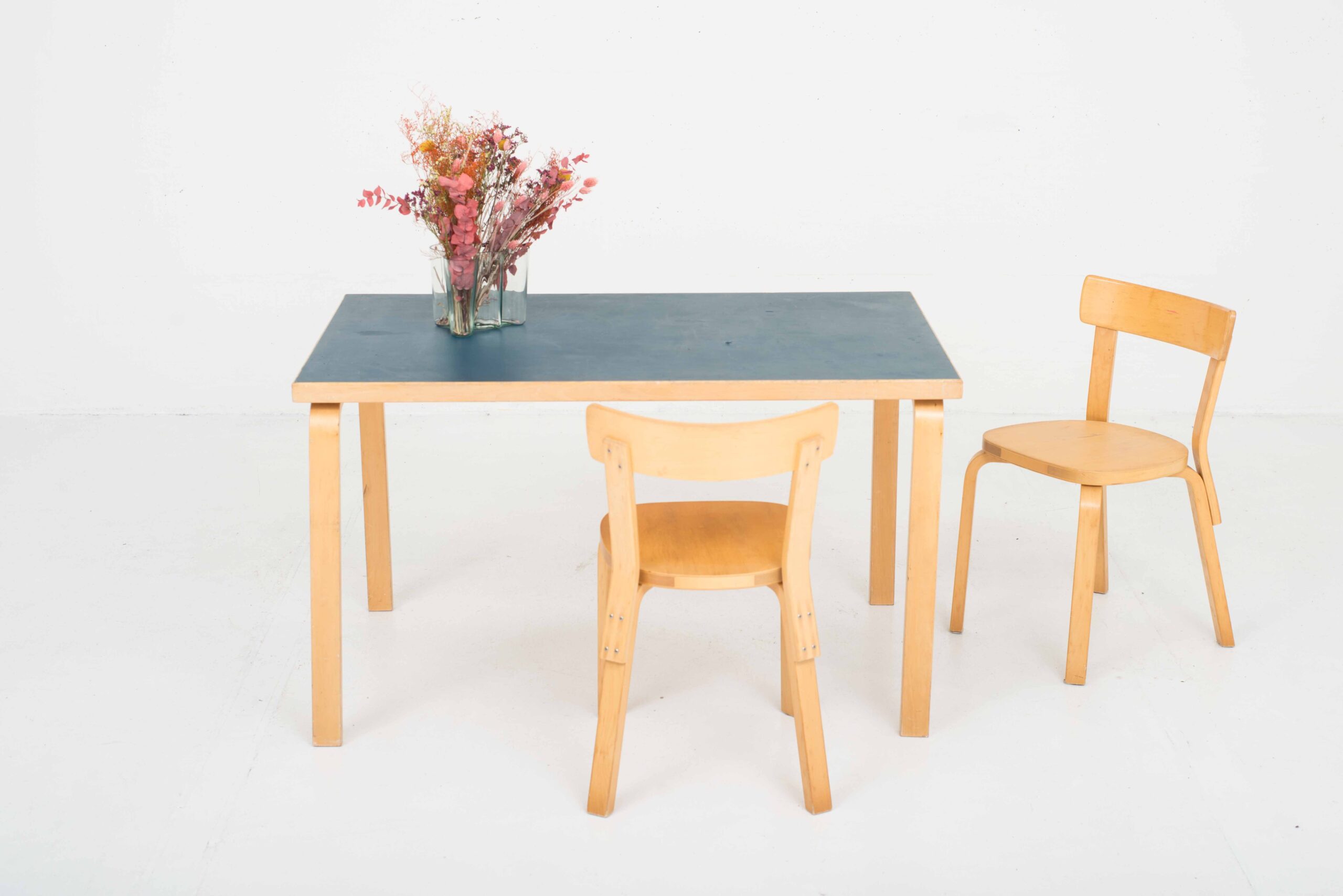 Alvar Aalto Tisch von Artek-5