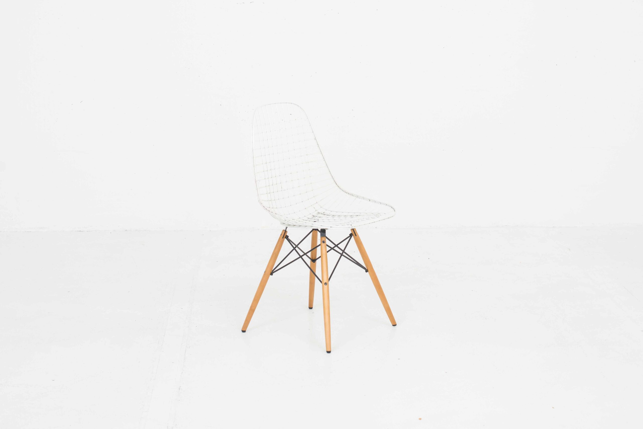Charles &amp; Ray Eames DKW Wire Chair von Vitra-2