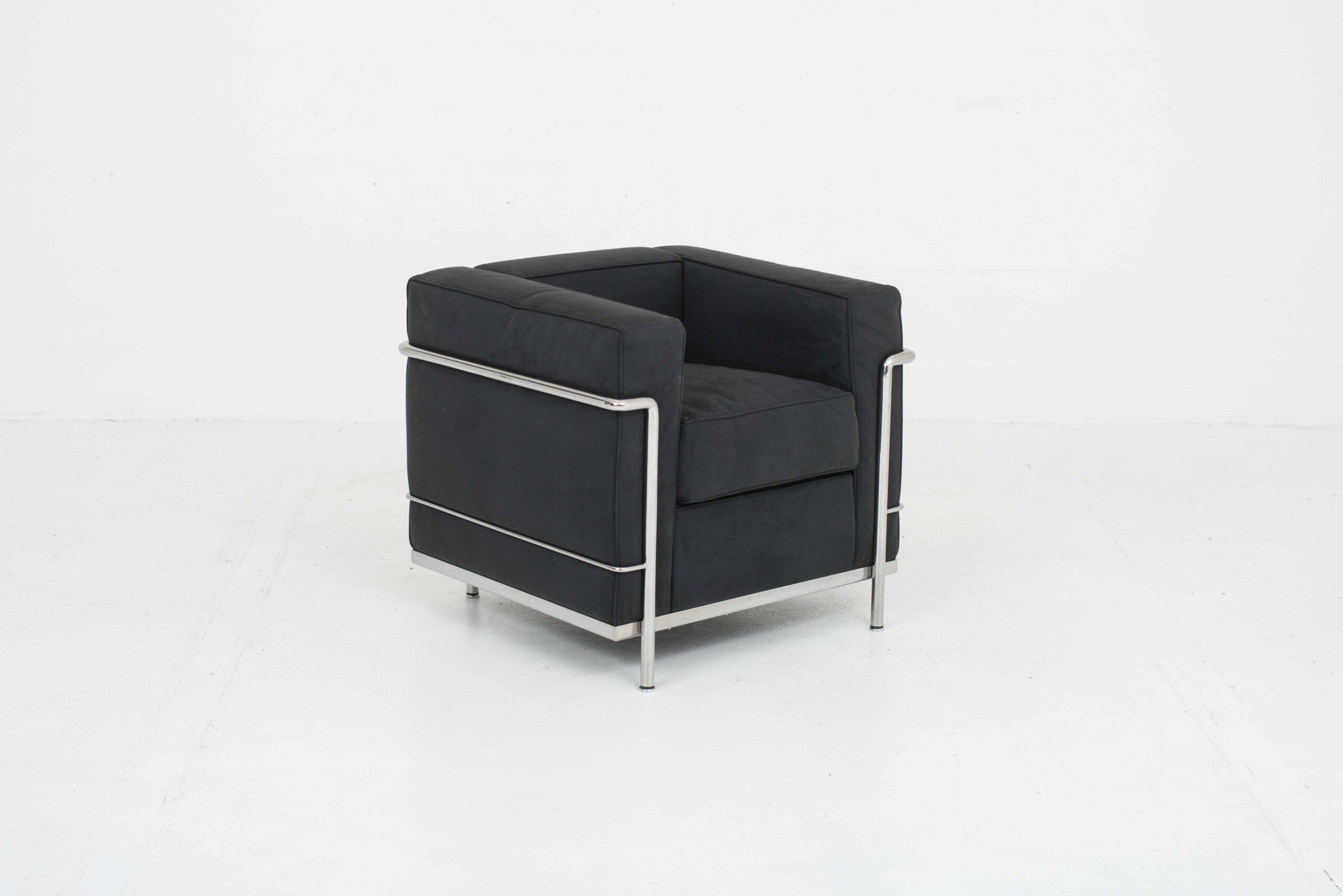 Cassina LC2 Sessel von Le Corbusier in Textil Schwarz-5