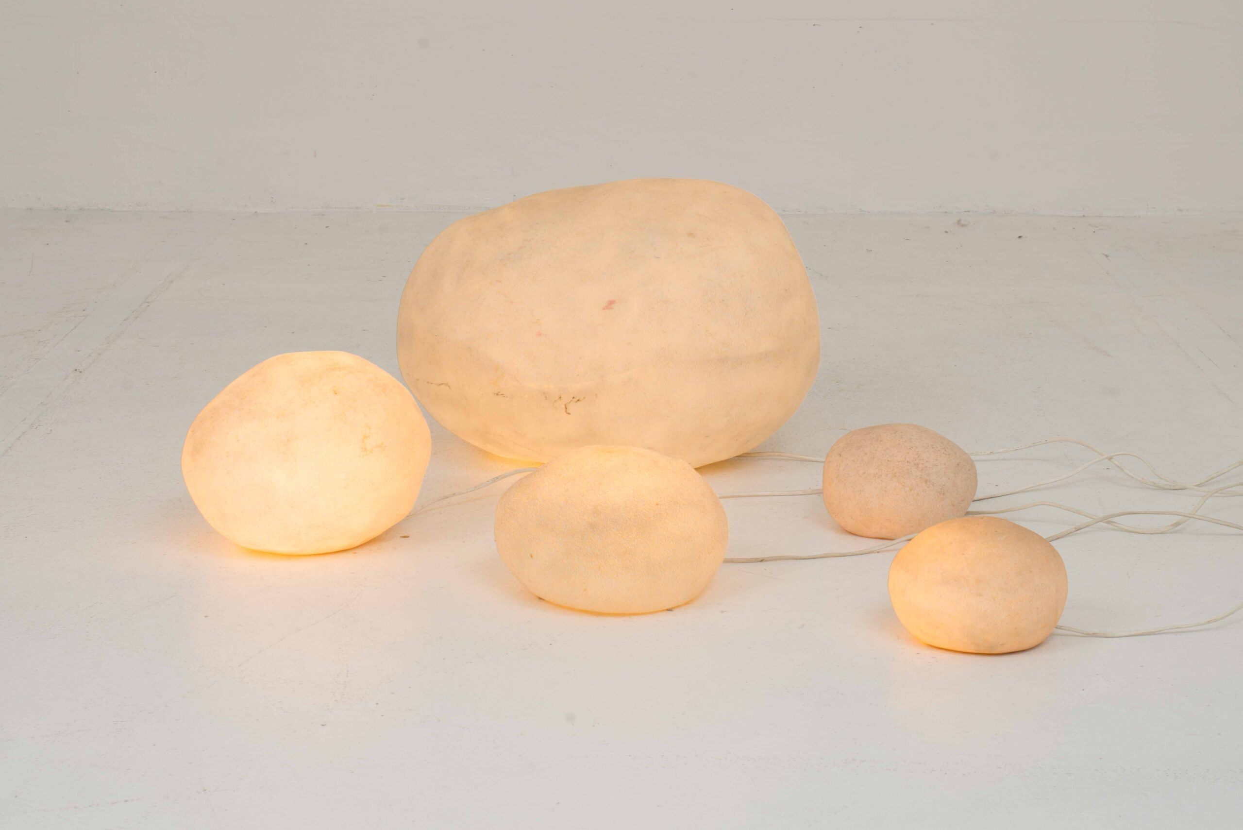 Atelier A / Singleton Moonrock Lampen von André Cazenave &#8211; in verschiedenen Grössen-8