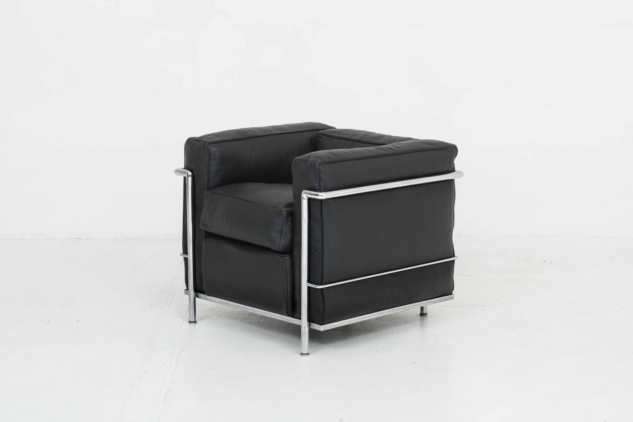 Cassina LC2 Sessel von Le Corbusier in Schwarz-3