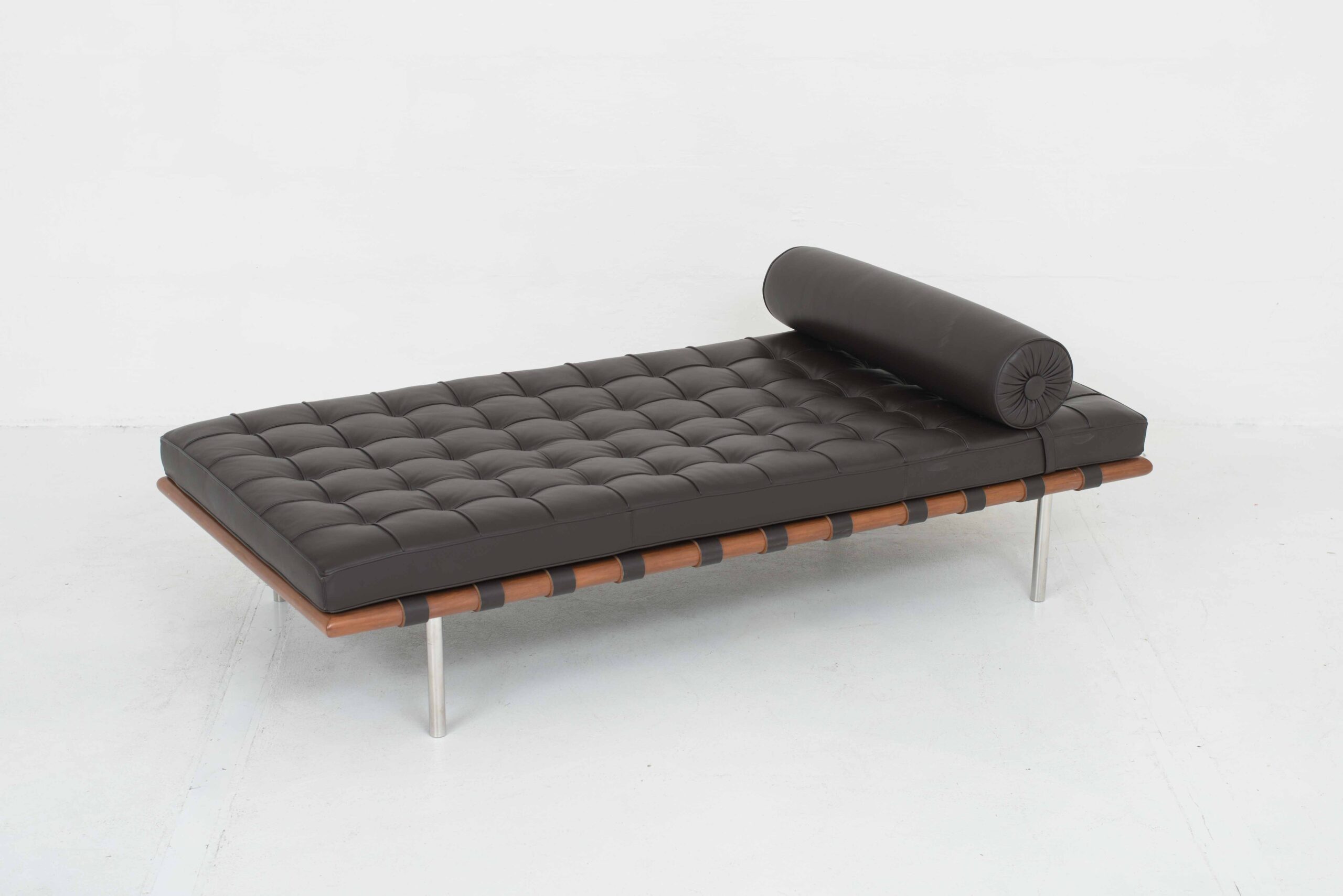 Knoll Barcelona Day Bed von Ludwig Mies van der Rohe-0