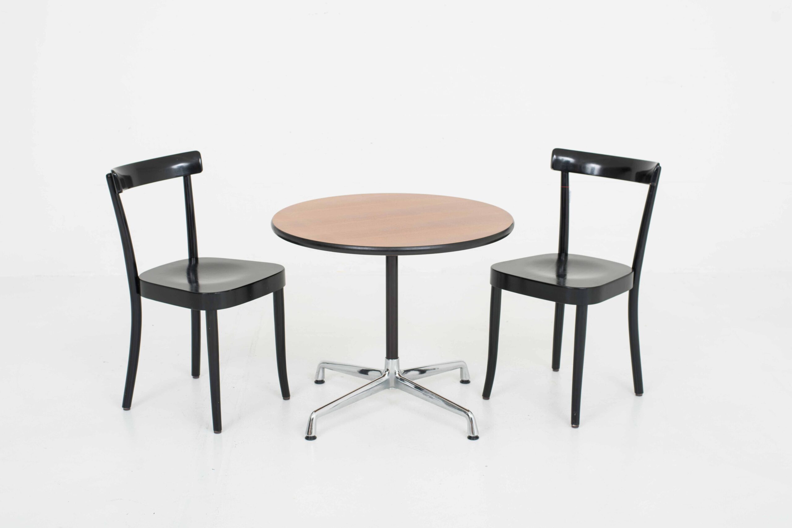 Vitra Contract Table von Charles &amp; Ray Eames in Nussbaum-1