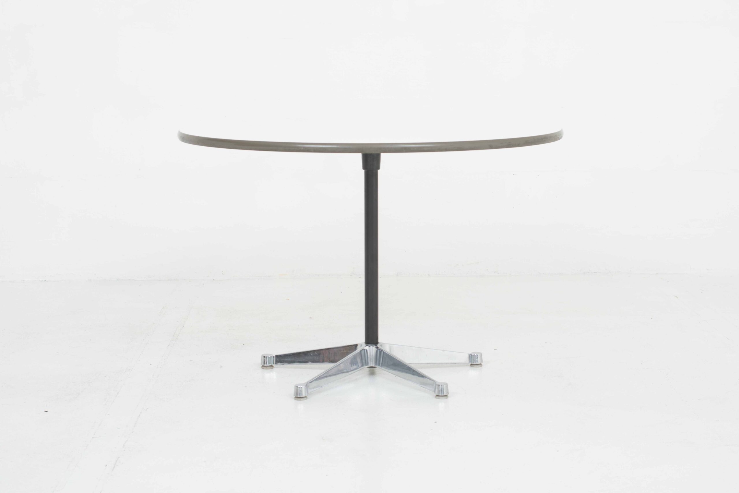 Charles &amp; Ray Eames Contract Table von Vitra-2