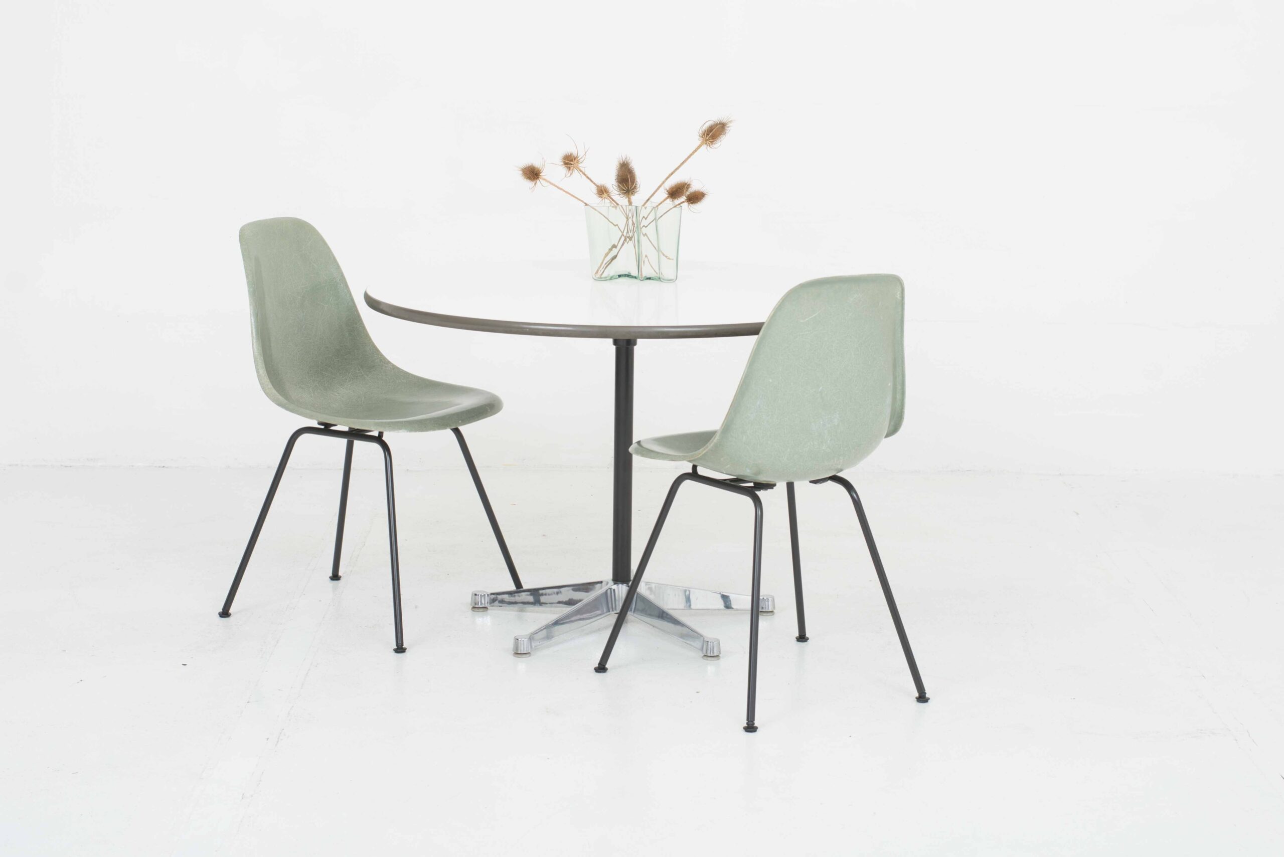 Charles &amp; Ray Eames Contract Table von Vitra-0