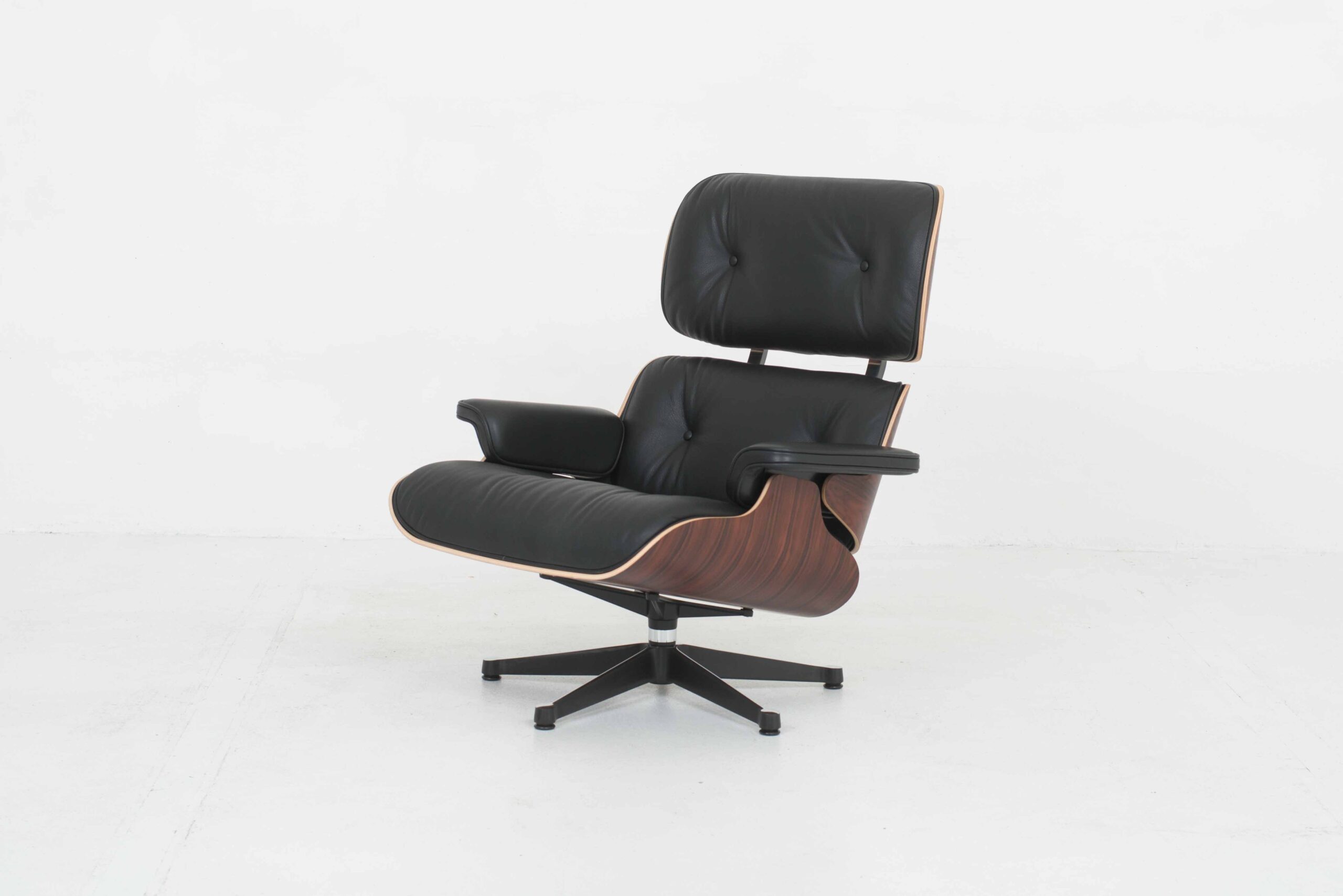Charles &amp; Ray Eames 670 Lounge Chair und Ottoman von Vitra, XL Palisander-2
