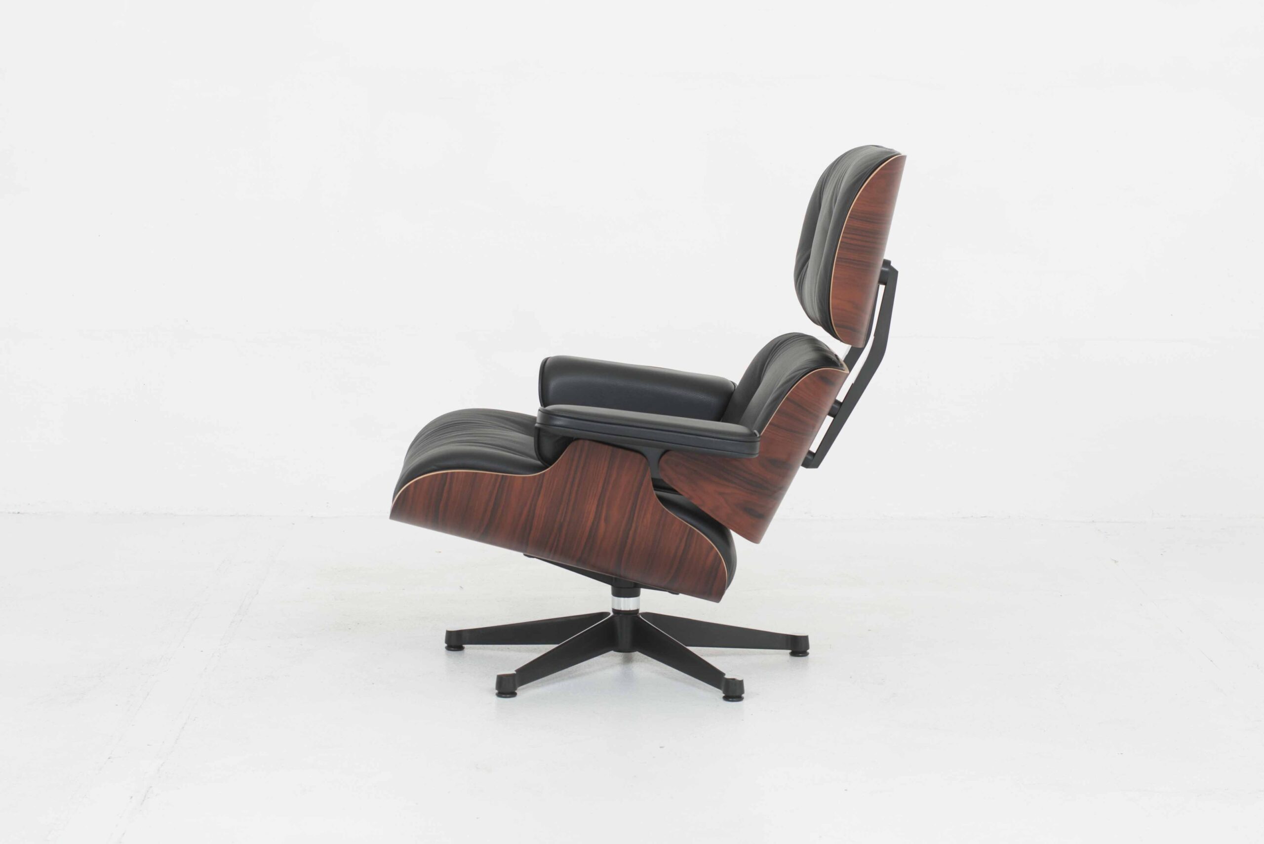 Charles &amp; Ray Eames 670 Lounge Chair und Ottoman von Vitra, XL Palisander-4