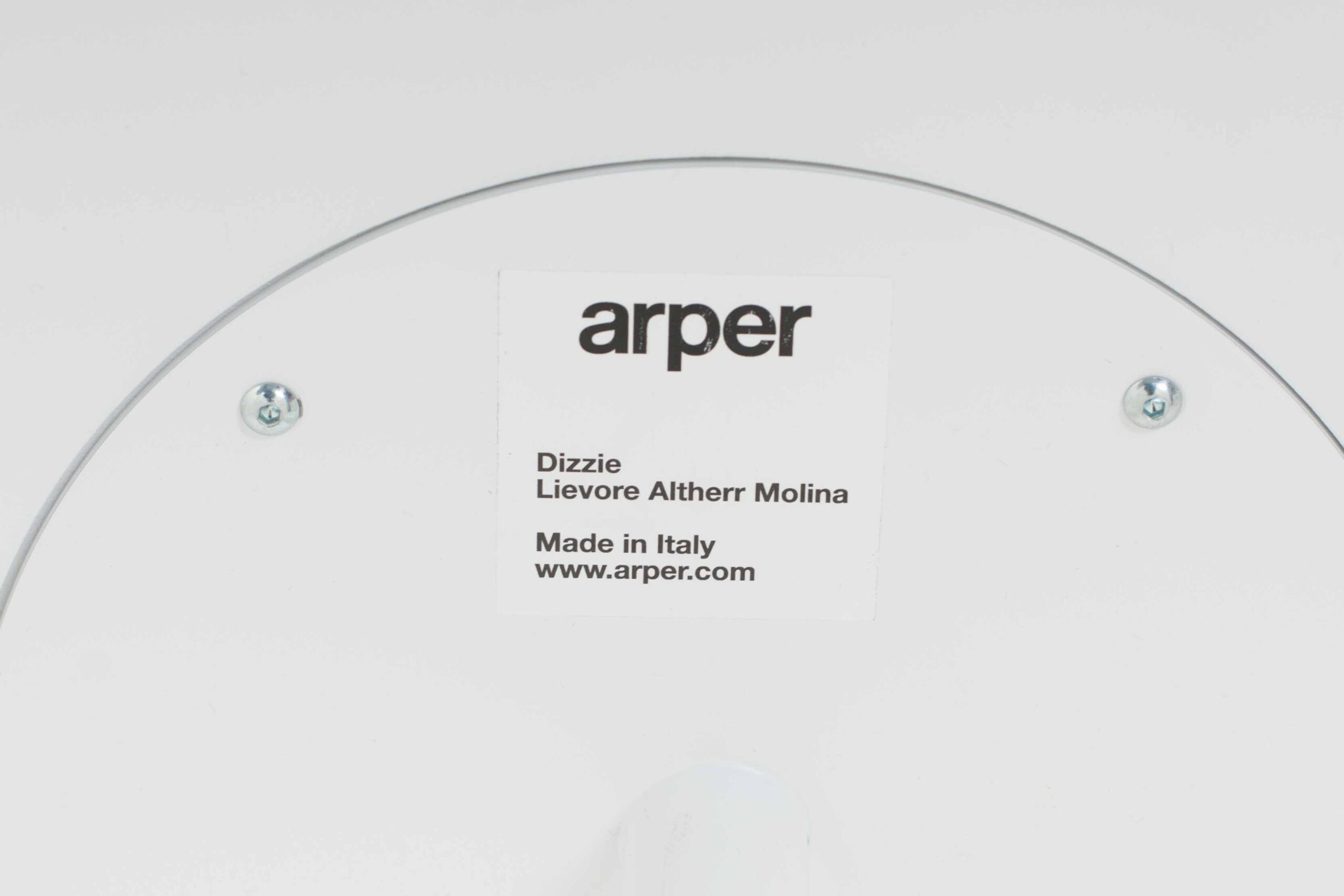 Arper Beistelltisch Dizzie von Designstudio Lievore Altherr Molina-5