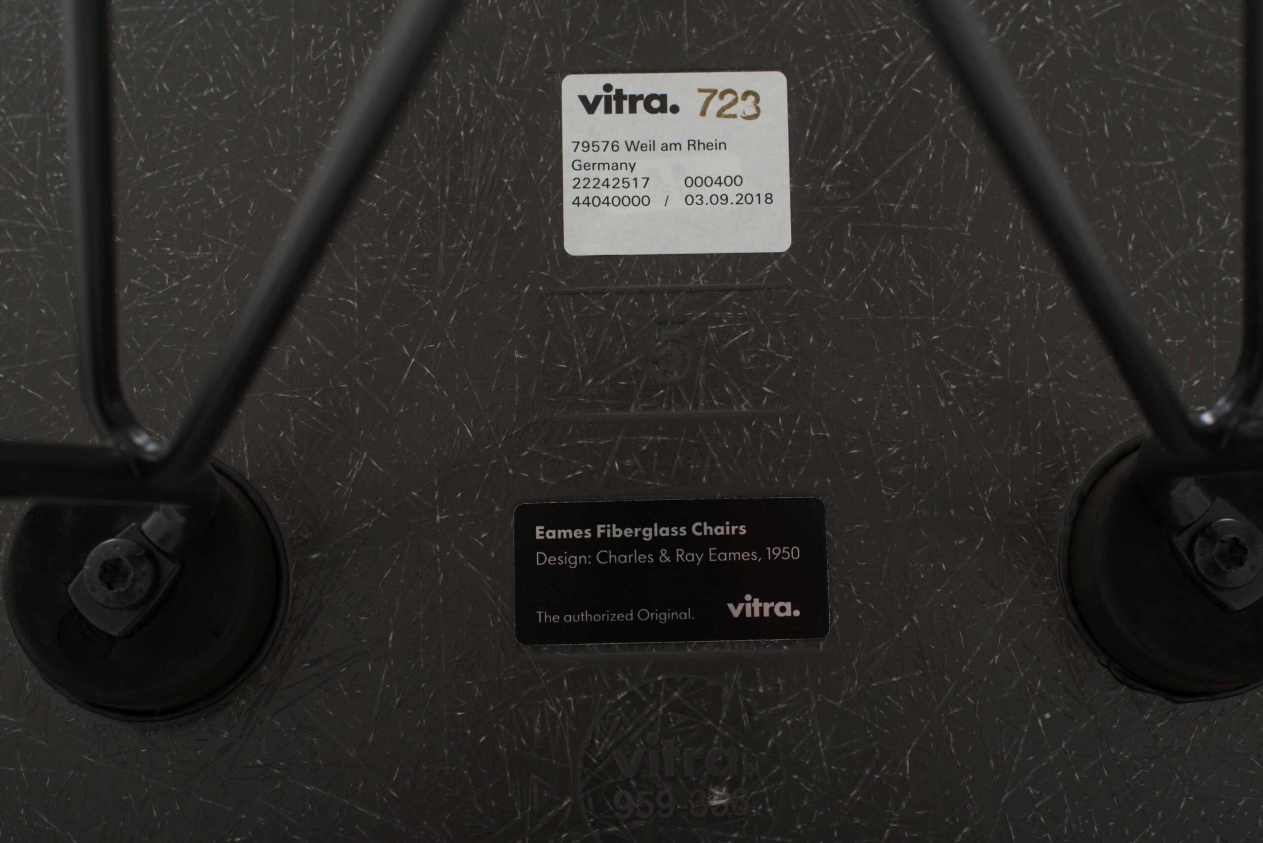 Vitra Fiberglass Side Chair DSR von Eames in Elephant Hide Grey-8