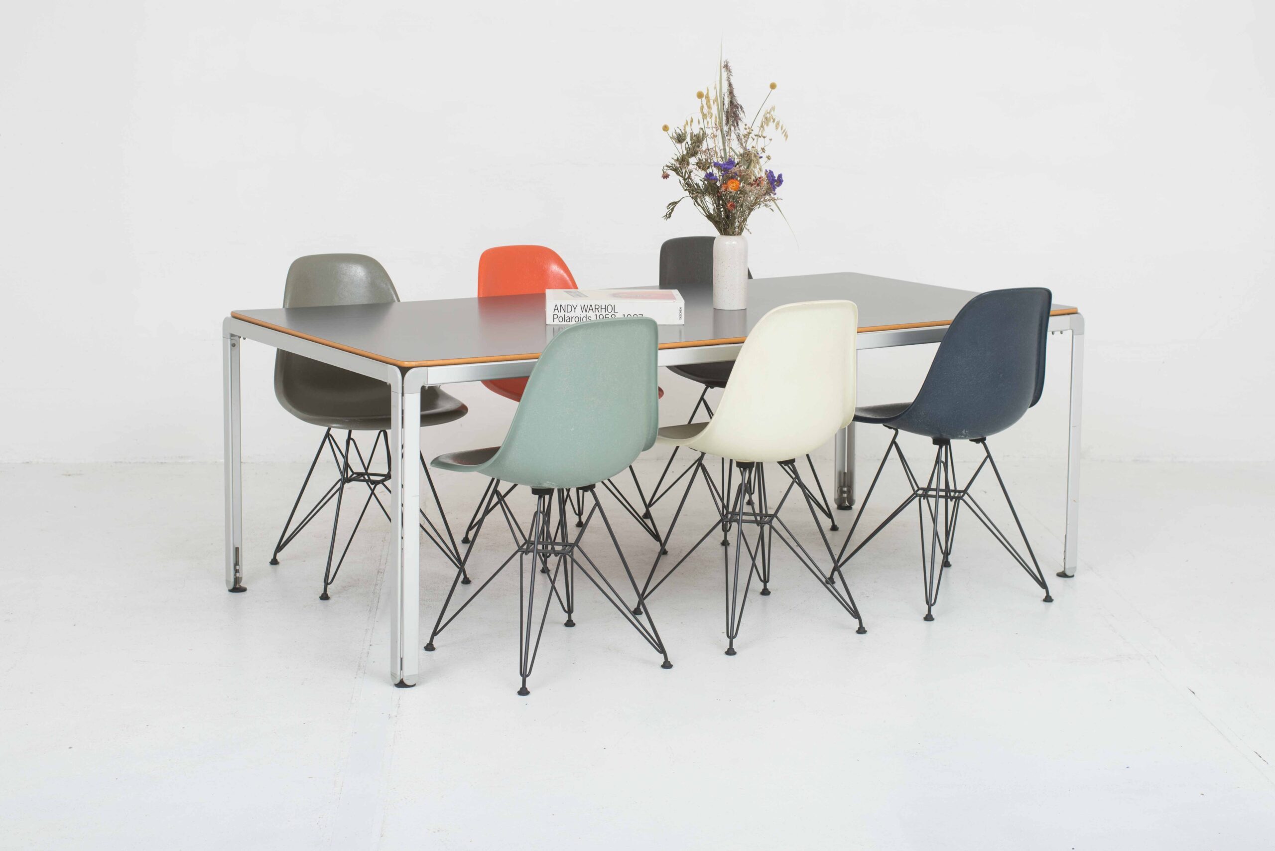 Arne Jacobsen Djob Tisch von Montana-0