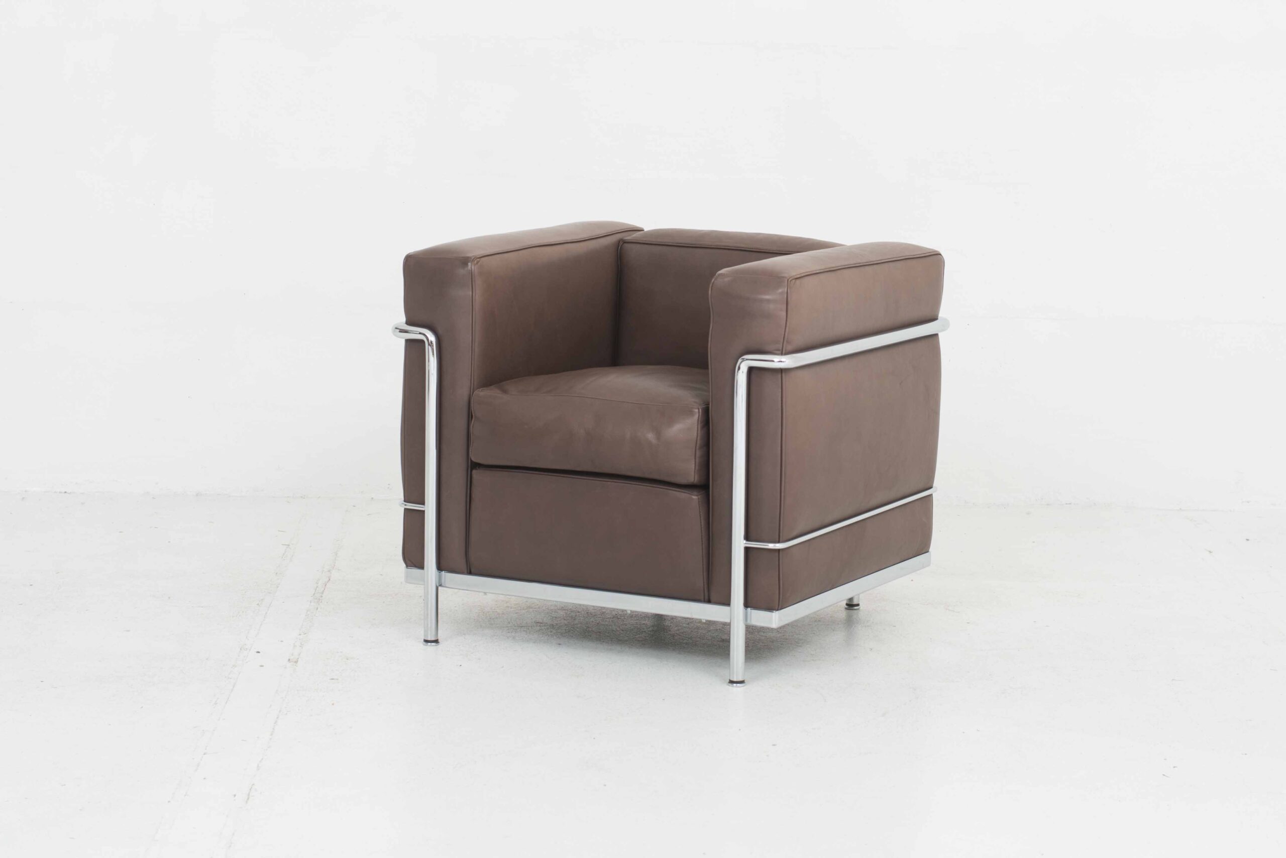 Le Corbusier LC2 Sessel von Cassina in braunem Naturleder-3