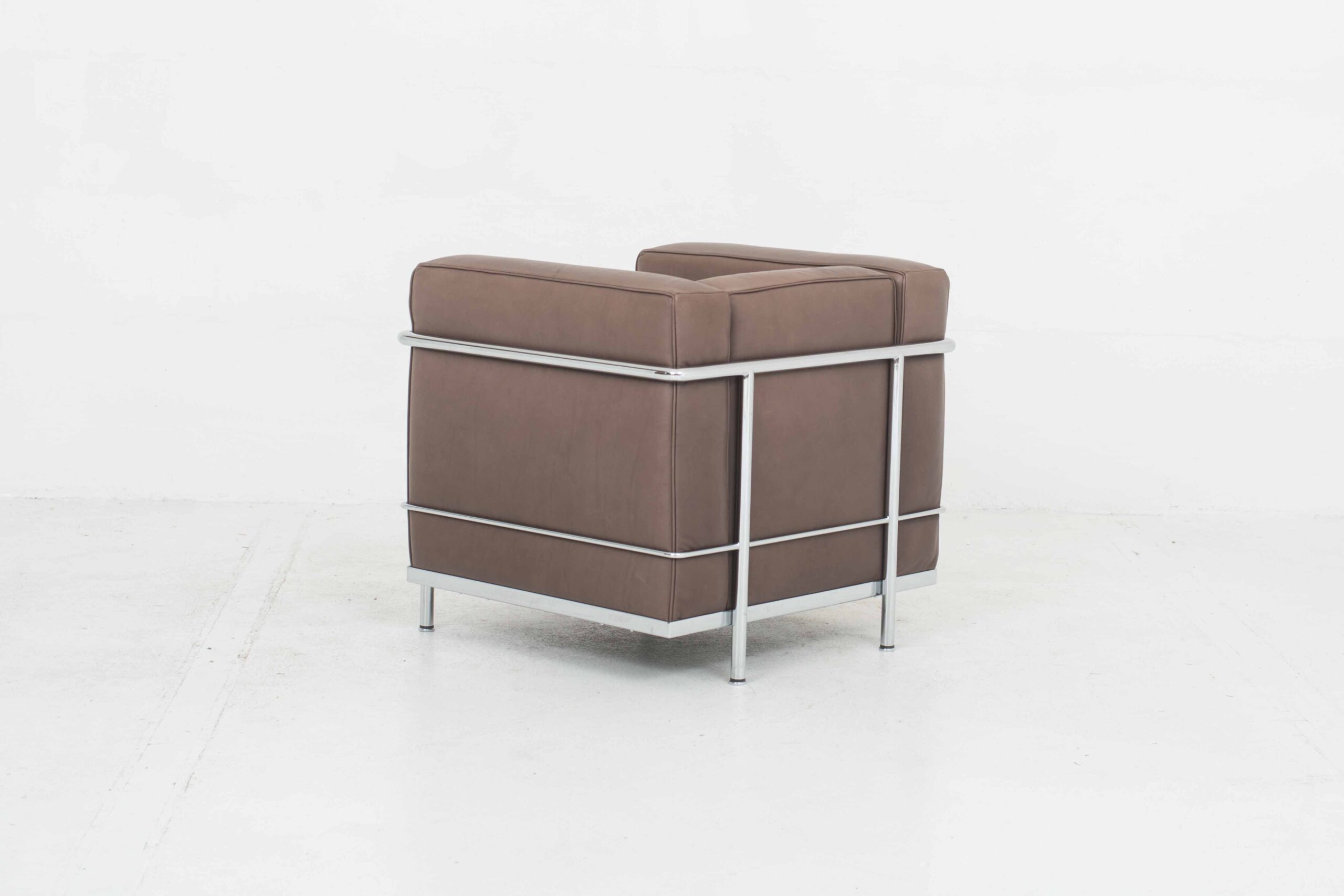 Le Corbusier LC2 Sessel von Cassina in braunem Naturleder-4