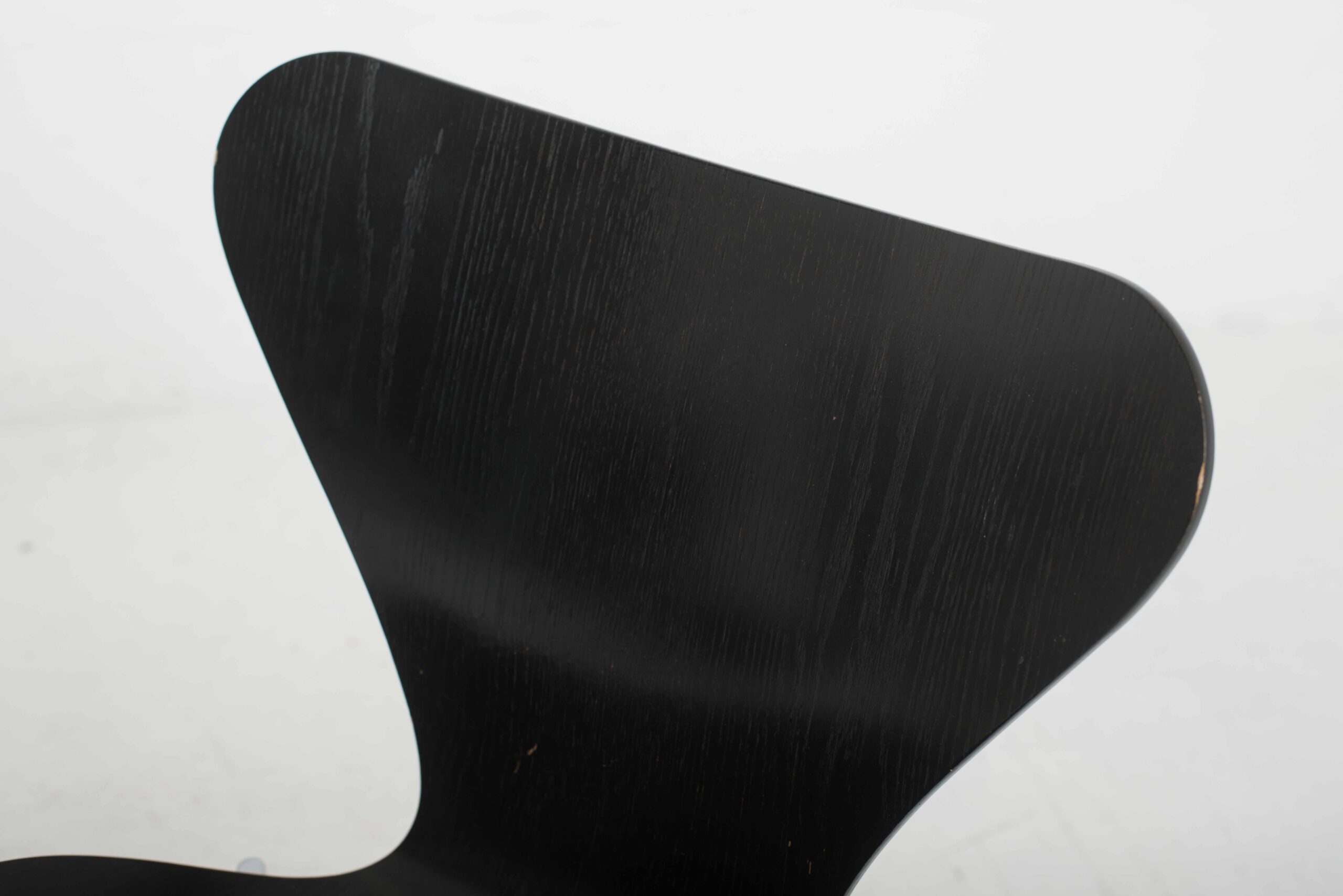 Fritz Hansen 3107 Stühle von Arne Jacobsen in Schwarz lasiert-8