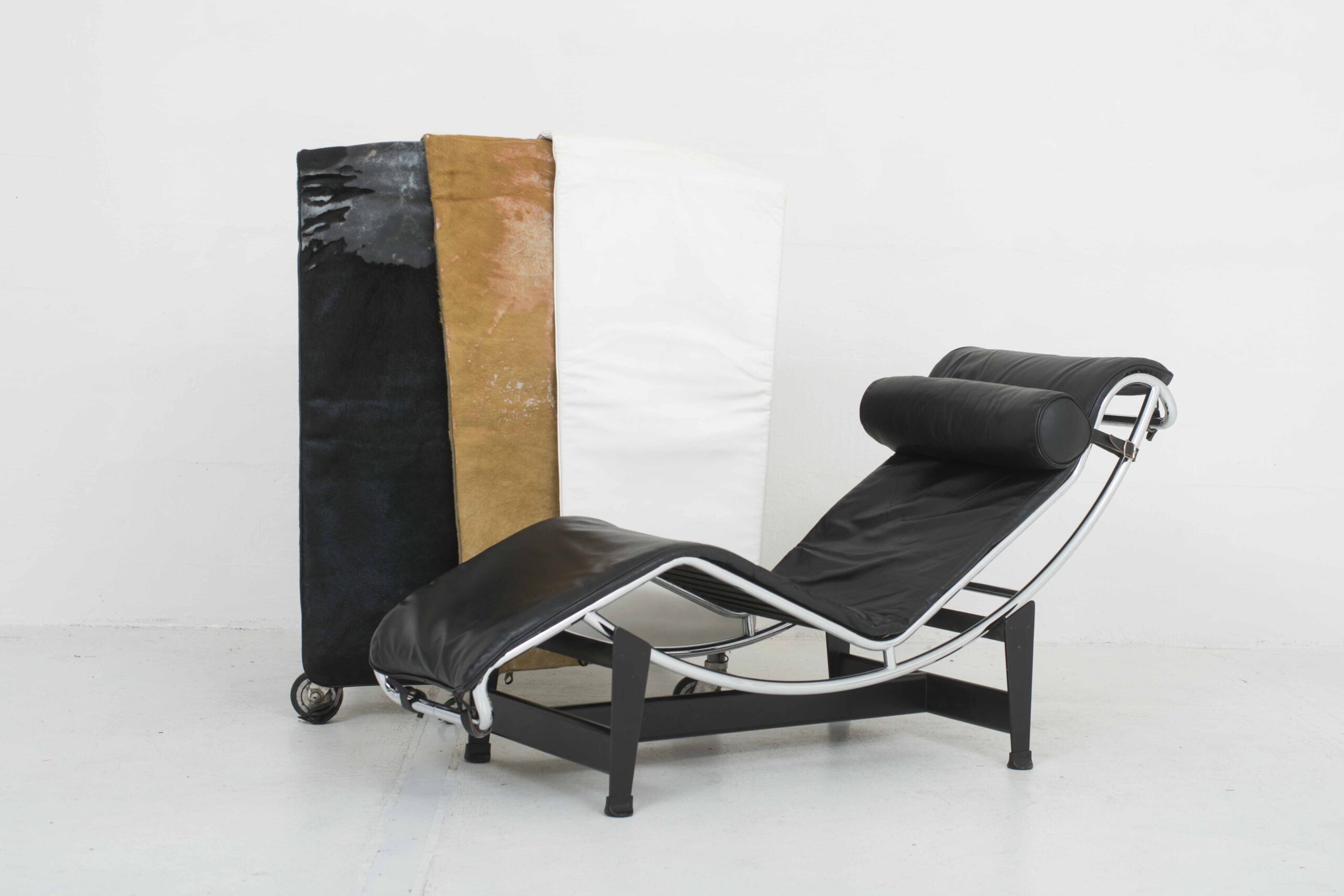 Le Corbusier LC4 Chaise Longue von Cassina mit verschiedenen Auflagen-0