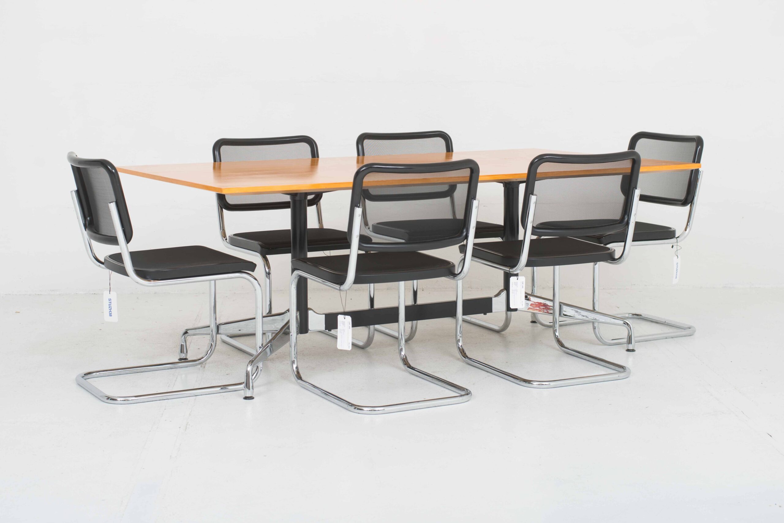 Charles &amp; Ray Eames Segmented Table von Vitra-3