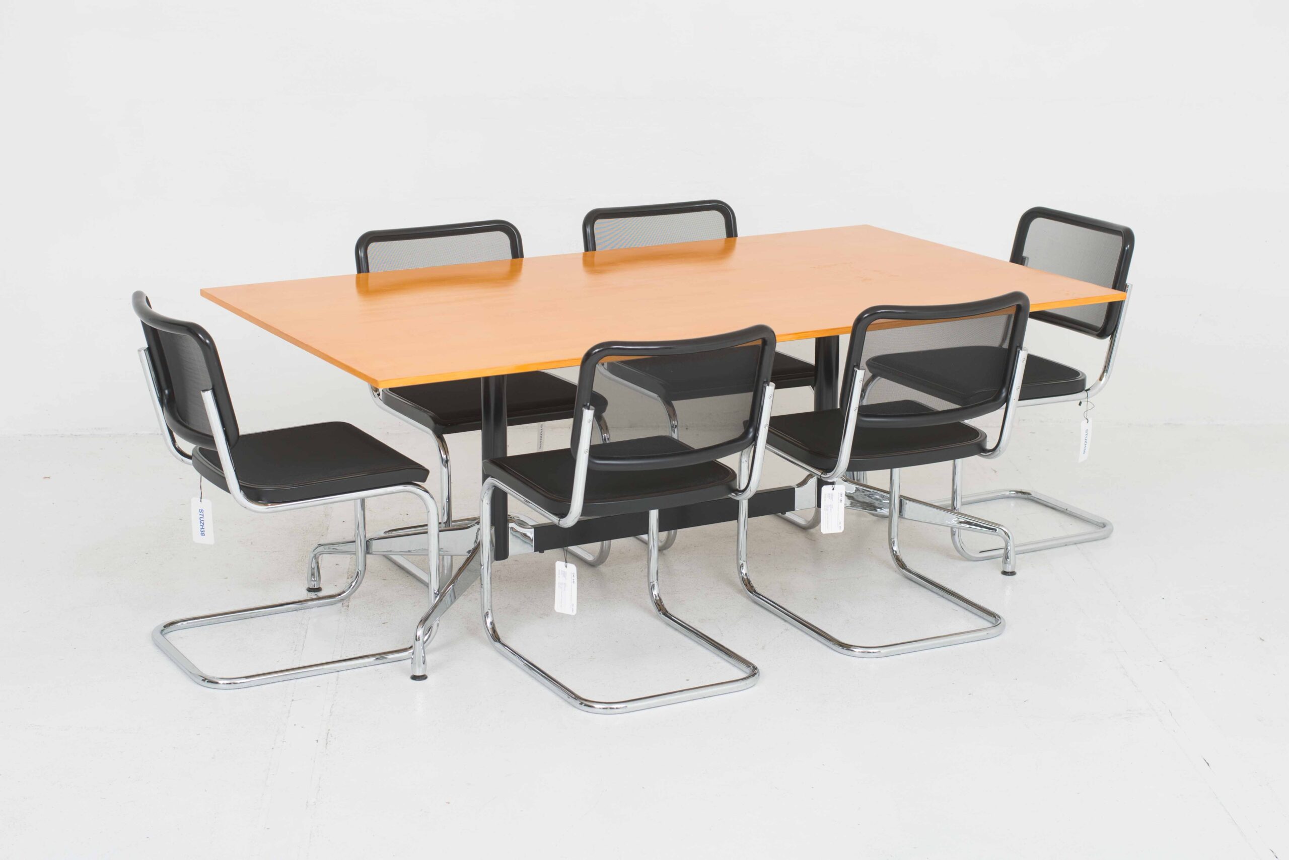 Charles &amp; Ray Eames Segmented Table von Vitra-4