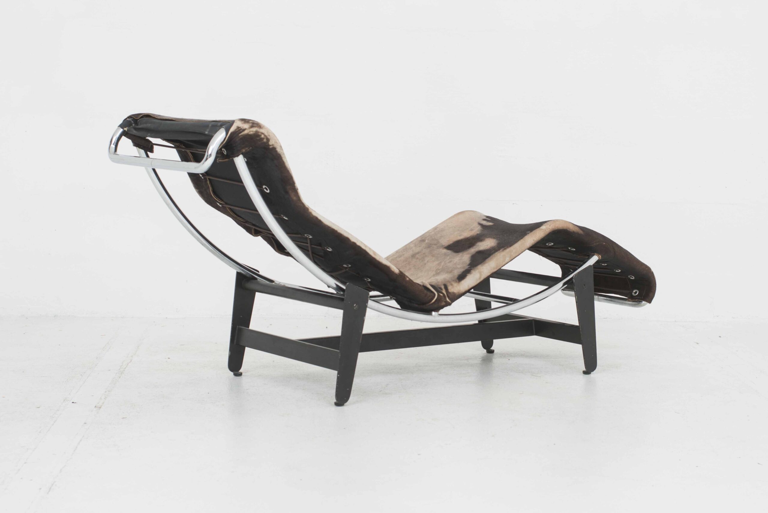 Le Corbusier LC4 Chaise Longue von Embru-0