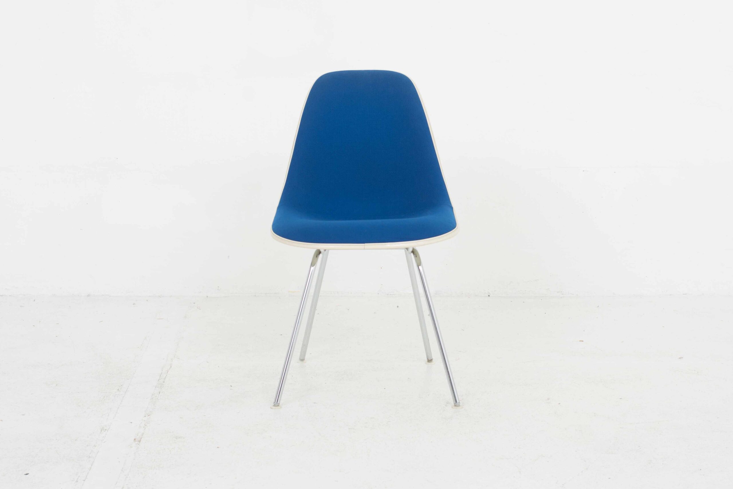 Eames Fiberglas Side Chairs von Vitra / Hermann Miller, im Viererset-3
