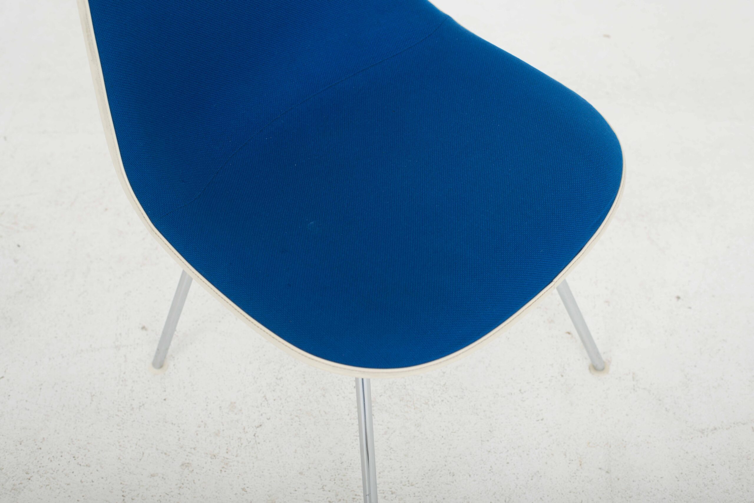 Eames Fiberglas Side Chairs von Vitra / Hermann Miller, im Viererset-7