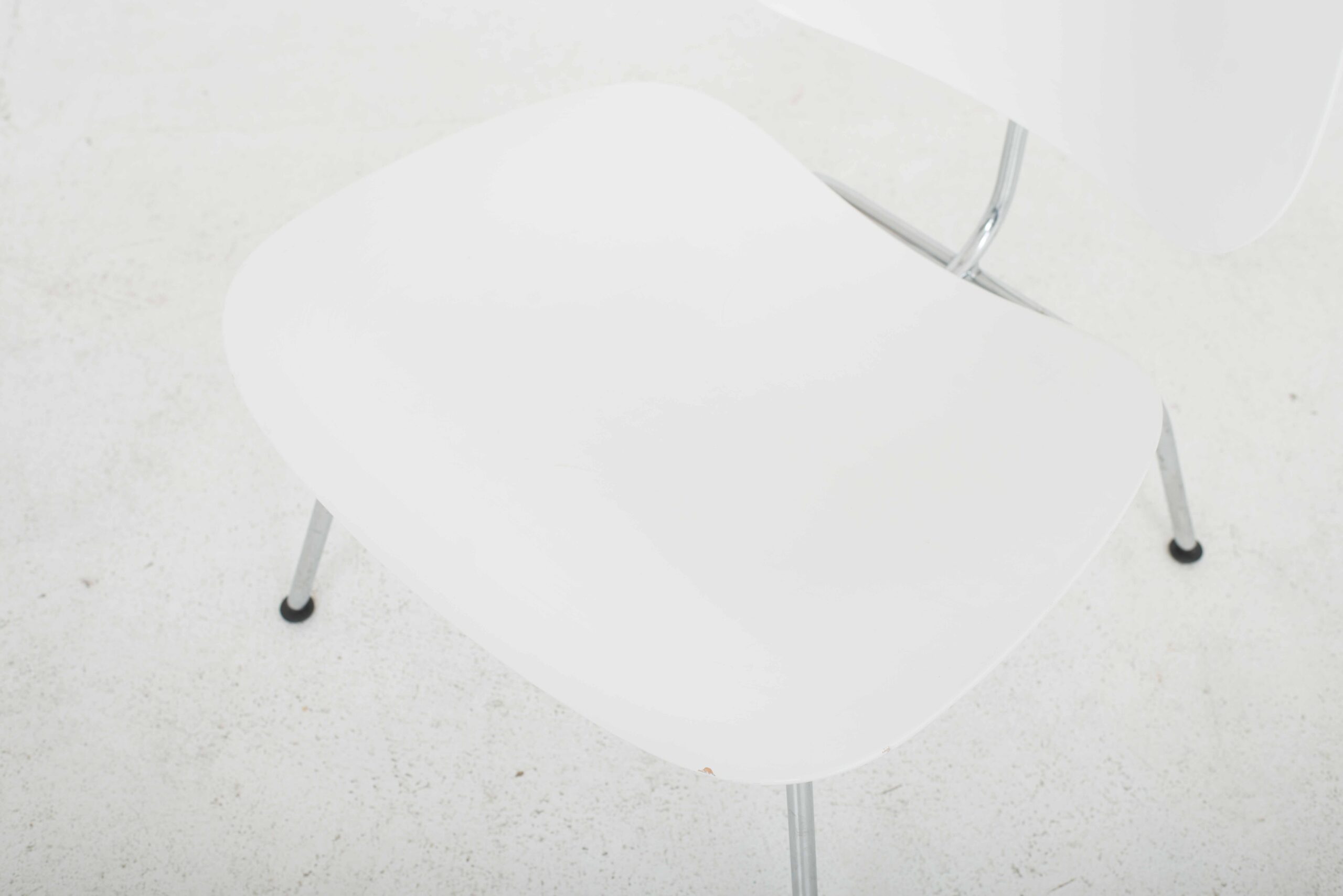 Charles &amp; Ray Eames LCM Sessel von Vitra in Weiss-7