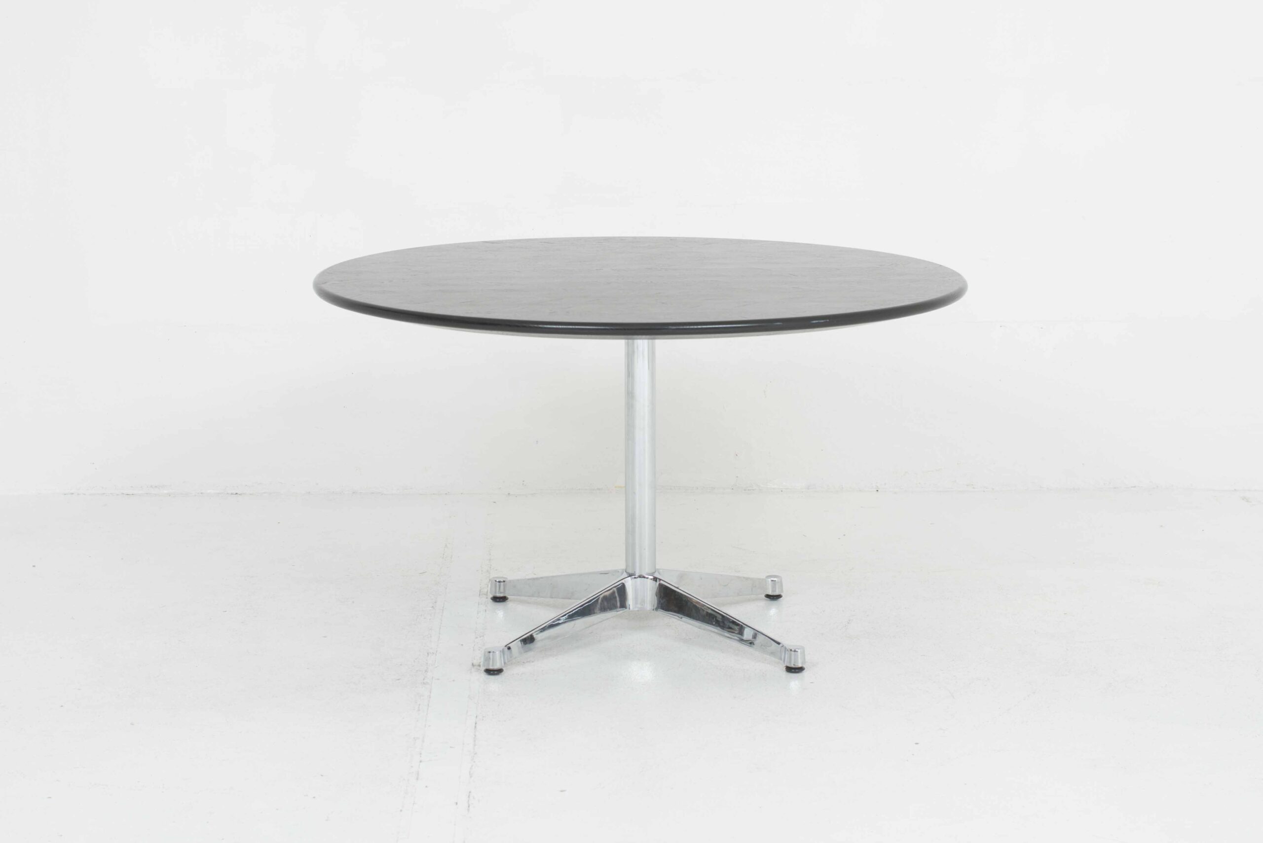 Charles &amp; Ray Eames Contract Table von Vitra-0