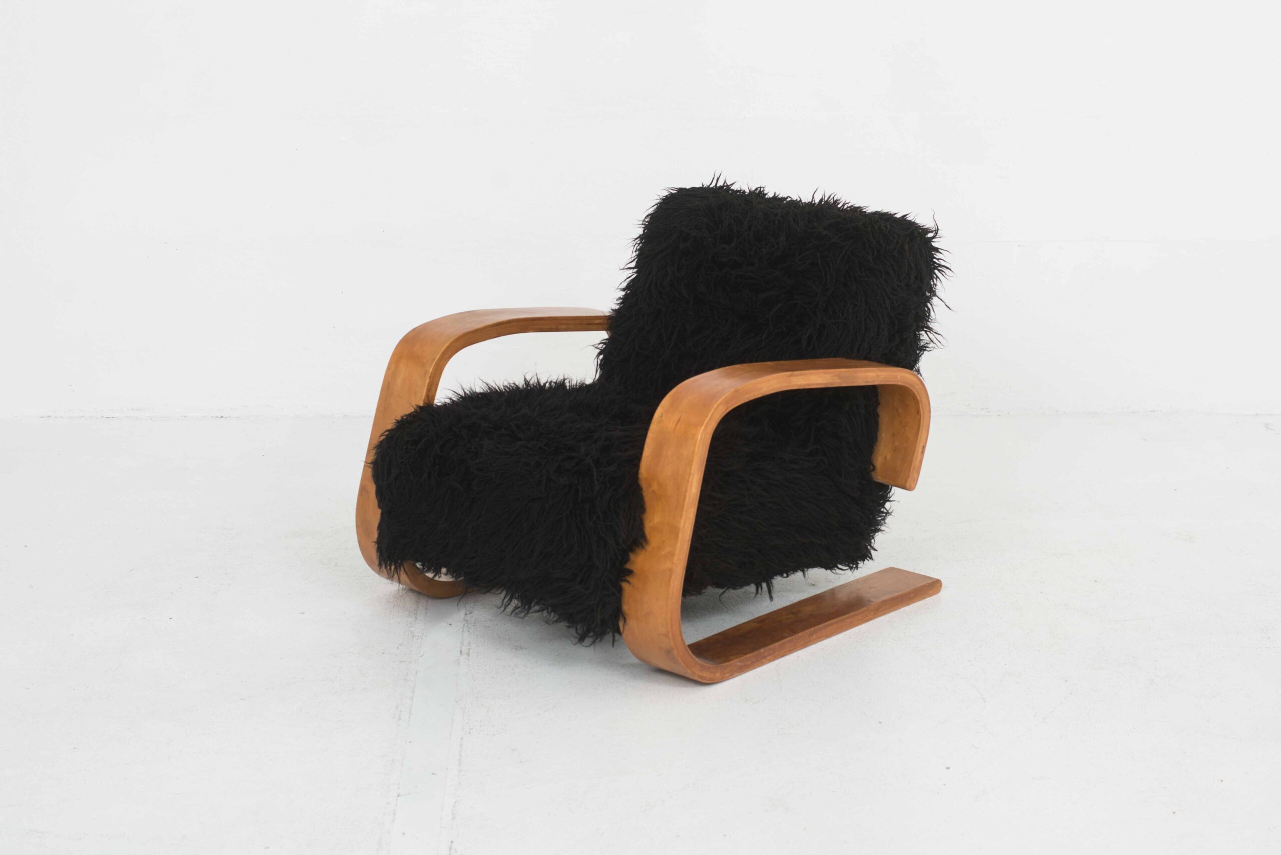 Alvar Aalto Armchair 400 &#8222;Tank Chair&#8220; von Artek-0